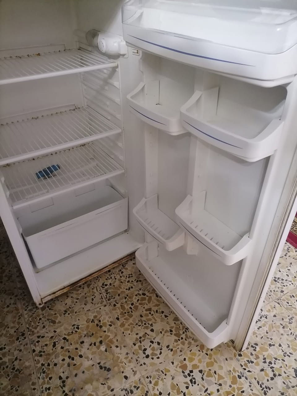 السلام عليكم ورحمة
يوجد اغراض مستخدمه للبيع المكان مفرق حويجه الحصان المفتيات التواصل على هذا الرقم ***********
وبي وات ساب غير متواجد على الفيس بوك
