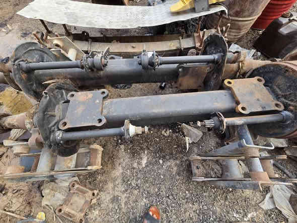 ***********
***********
دنانير 16 
والسعر عل رقم وتدلل
