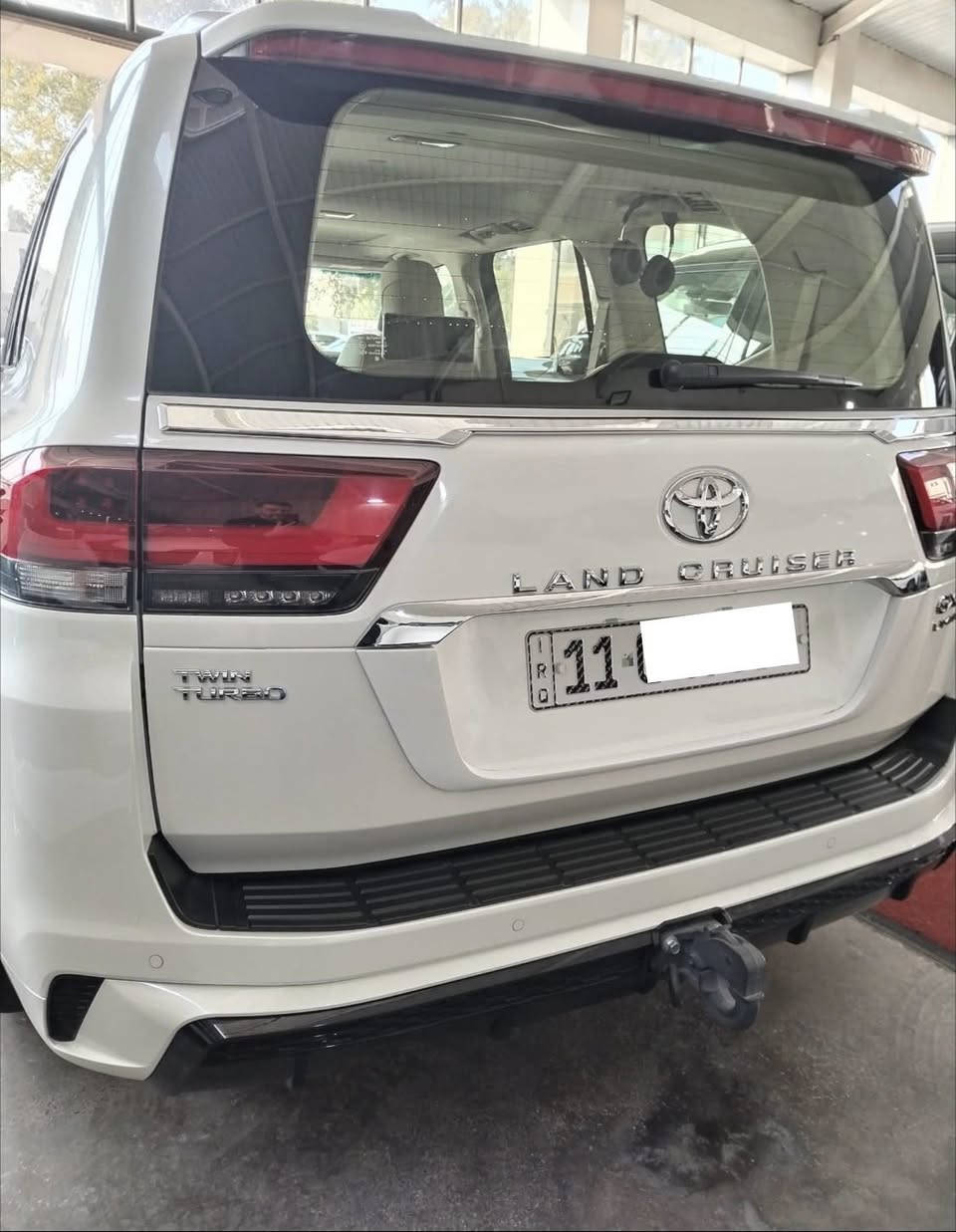 السلام عليكم
تويوتا لاندكروزر بريم 
موديل 2024 خليجي GXR LIMTD تون توربو مستخدم

محرك 6سلندر سعة 3500cc تون توربو

المسافة المقطوعة 18000 كم

فور ويل

سلايد روف

شاشة وسطية كبيره

تبريد ثلاث قطع

سبعة راكب

صندوق كهرباء

شاحن واير ليس

تشغيل عن بعد

حساس امامي وخلفي

مقاعد كهرباء جلد تبريد

ثلاجة صغيرة

ويل كب 20 انج

تحكم استيرن جهتين

اربع كاميرات

شاشات خلفية

مود درايف

بصمة تشغيل وبصمة ابواب

لد نهاري كشافات أمامية

مرآة كهرباء

____________________________

معرض الرشيد المركزي لتجارة السيارات

معارض البياع - الشارع الاول - خلف مرآب البياع .

_____________________________

للاستفسار اكثر الاتصال على الارقام التالية :.

***********

***********
