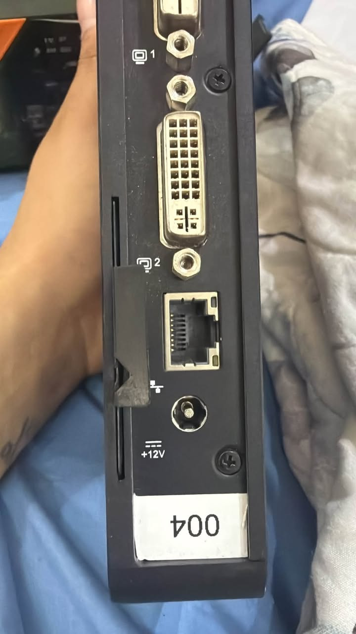 السلام عليكم 
مني بي سي للبيع
Dell optiplex 5080 
المواصفات i5 10gen
Ssd 256gb
رام 8gb ddr4
كارت الشاشة مدمج inte uhd 630 4gb
وندوز 10pro
الجهاز جديد غير مستخدم ابد 
ووياه الكيبورد والماوس والمحولة الاصليات كلهم بالجيس ممستخدمين
مكاني بغداد حي الجامعة عندي توصيل لكل المحافظات 
***********
السعر 400 الف ومبيه مجال
