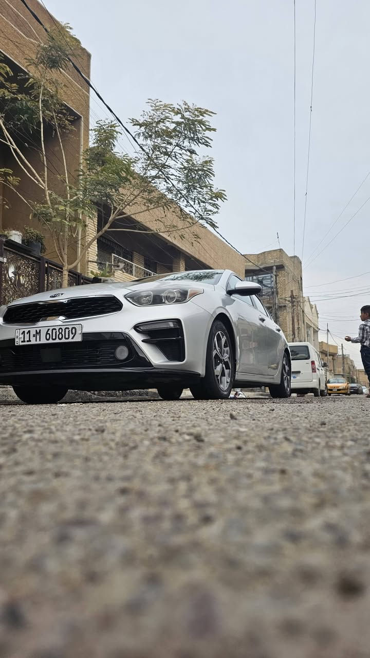 السلام عليكم فورتي ٢٠٢٠ حادثة بنيد سطحي بدون دواخل بيهة منضومة غاز كير at السيارة مكفولة ماناقصهة برغي السعر ١٢٨ غير متوفرعل خاص الشراي يخابر ‎0773 480 8743
