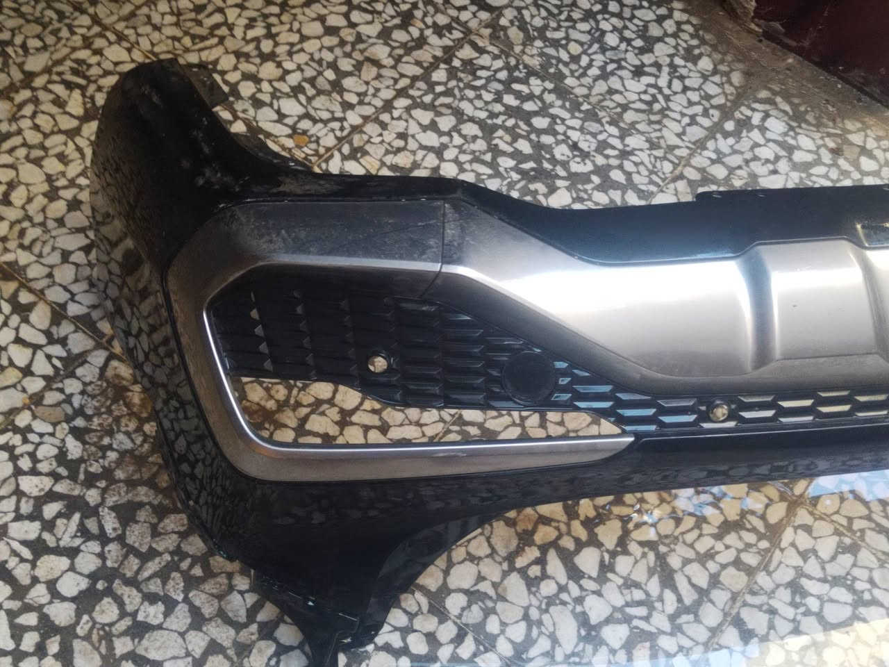 السلام عليكم عندي دعاميه خلفيه البيع ماله سبورتج امريكي 2023 لون سمتني  اتصل اذا شراي ***********
