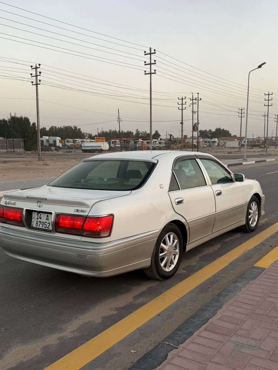 السلام عليكم.  للبيع. تيوتا كراون. جنون. مديل 2003 شاصي. 75. قرار 48. رقم بصره دولي. 4 دكم.  كفاله. من الكص ونقل الجثه. والضربه.  فقط صبغ مكانان.  تجميل مكينه. ففيتي. جديده. كير جديد تبريد ثلج خلفي ومامي. حداده كلش حلوه. كهربئيات. عامه. طخم تاير. السعر. 120. هاتف *********** البصرة, العراق
