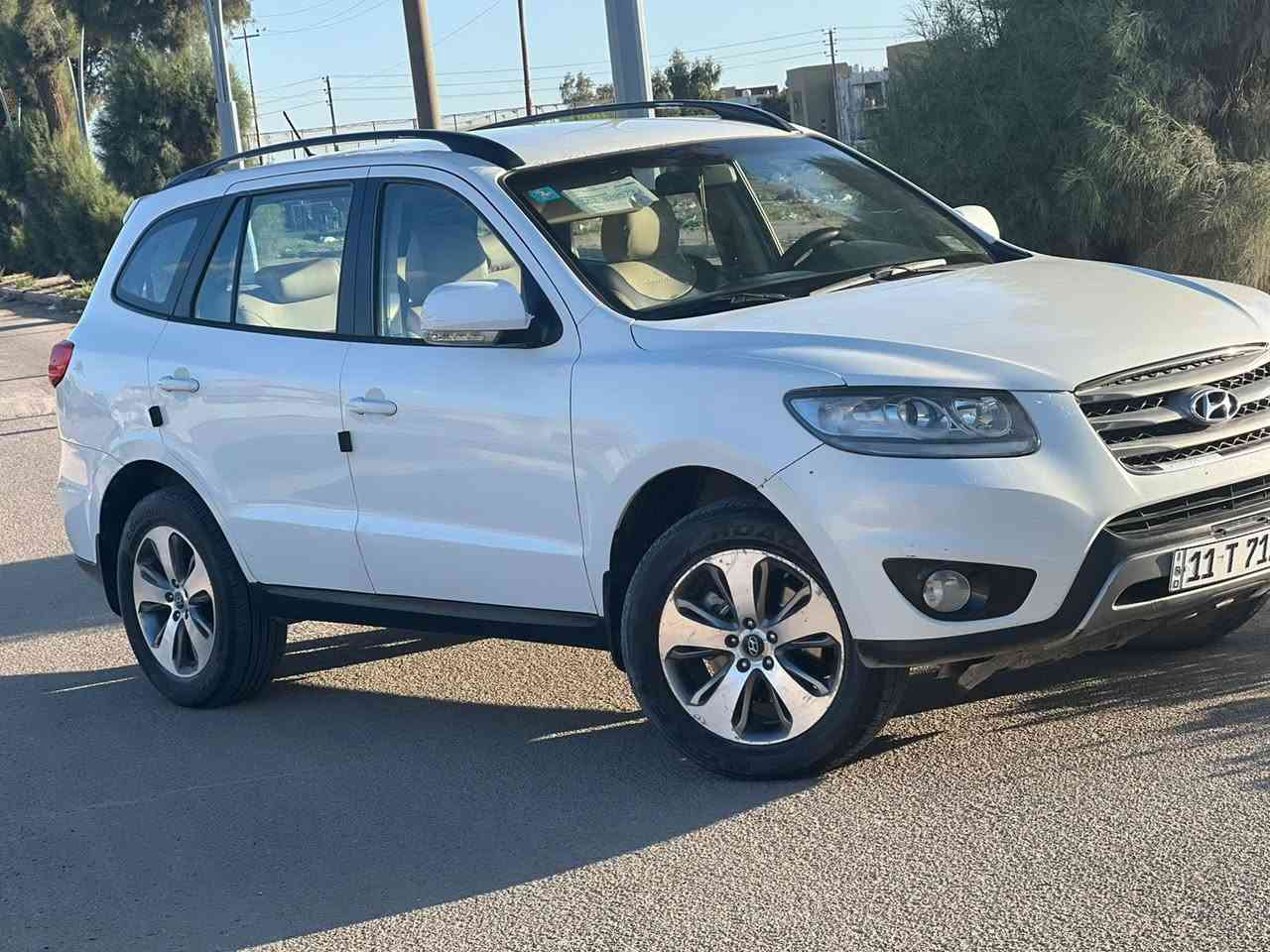 السلام عليكم 
سنتافيا 2012 خليجي الشركه العامه.

فول تحكم ستيرن 
أشاير مري قلاب 
7 راكب 
‏3 قطع تبريد 
مكينه ٦ سلندر 

السياره ع وضع شركه داخل وخارج مكفوله كفاله عامه ما عده مكانين بارد فقط تبريد مكينه كير حداديه مكفول 
السياره بسمي رقم بغداد الجديد سنويه 2030 السعر 153 مجاله بسيط بغداد المحموديه ***********
