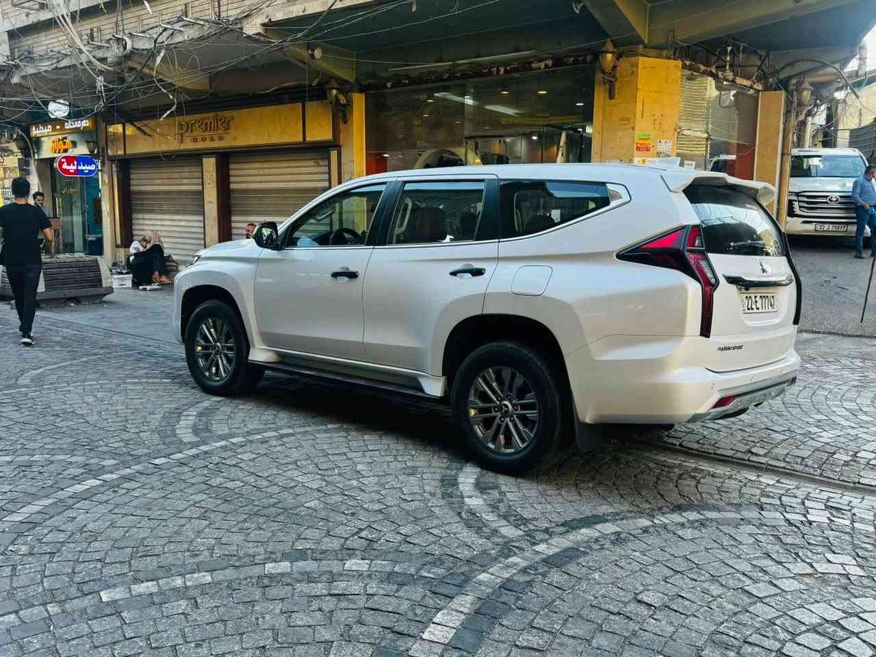 السلام عليكم باجيرو سبورت للبيع مديل 20 السيارة مكفوله ما عده شبر صبغ بلدعاميه السيارة ماشيه 90 السعر 230 /***********
