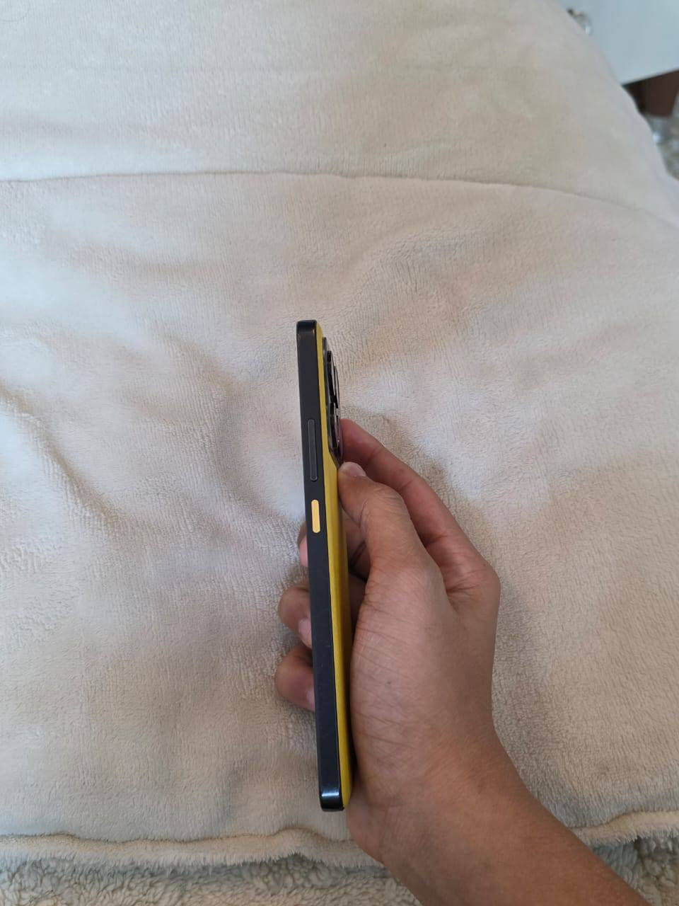 سلام عليكم بيع او مراوس حسب رغبه
اخوان Poco x6 Pro أخو الجديد نضافته 99% لا مفتوح ولا مصلح كفاله عامه من كلشي على الفحص 
"فقط بي نقطه صغيره جوا لاحضوها لا مأثره ولا شي يعني لا تكبر ولا تصغر ع فحص و انطيك بيها ضمان شكد متريد صايره جوا صغيره بالوضع الليلي ما تبين ابد د"
اخوان الجهاز نضيف 
ذاكره 512 و الرام 12+12 ببجي 120 فريم 
جهاز فلاكشب و السعر 225 الف قفل قفل 
بدون ملحقات 
و الشراي يتصل واتساب فقط 0770189150
 واتساب
أي توصيل ما عندي


**إذا كنت صاحب هذا الإعلان وتريد حذفه لأي سبب، رجاءا أرسل رسالة إلى الدعم الفني**