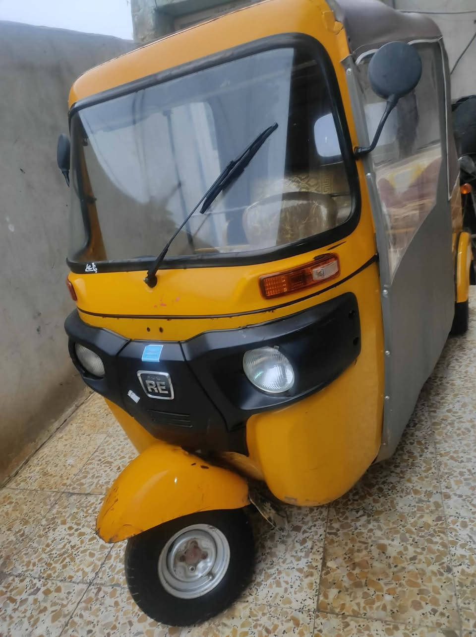 البيع او مرواس تكتك موديل ١٦ شهر ٨ أوراق مكفوله الترقيم تكتك مامتعوبه تجفيت جديد منظومه بريك كله جديد كهربايات كله شغاله معمره خياسات فقط لغوده صفاح بلادي بدون صبغ ضربه *********** بغداد النهروان سعر ٣ مليون بيه مجال
