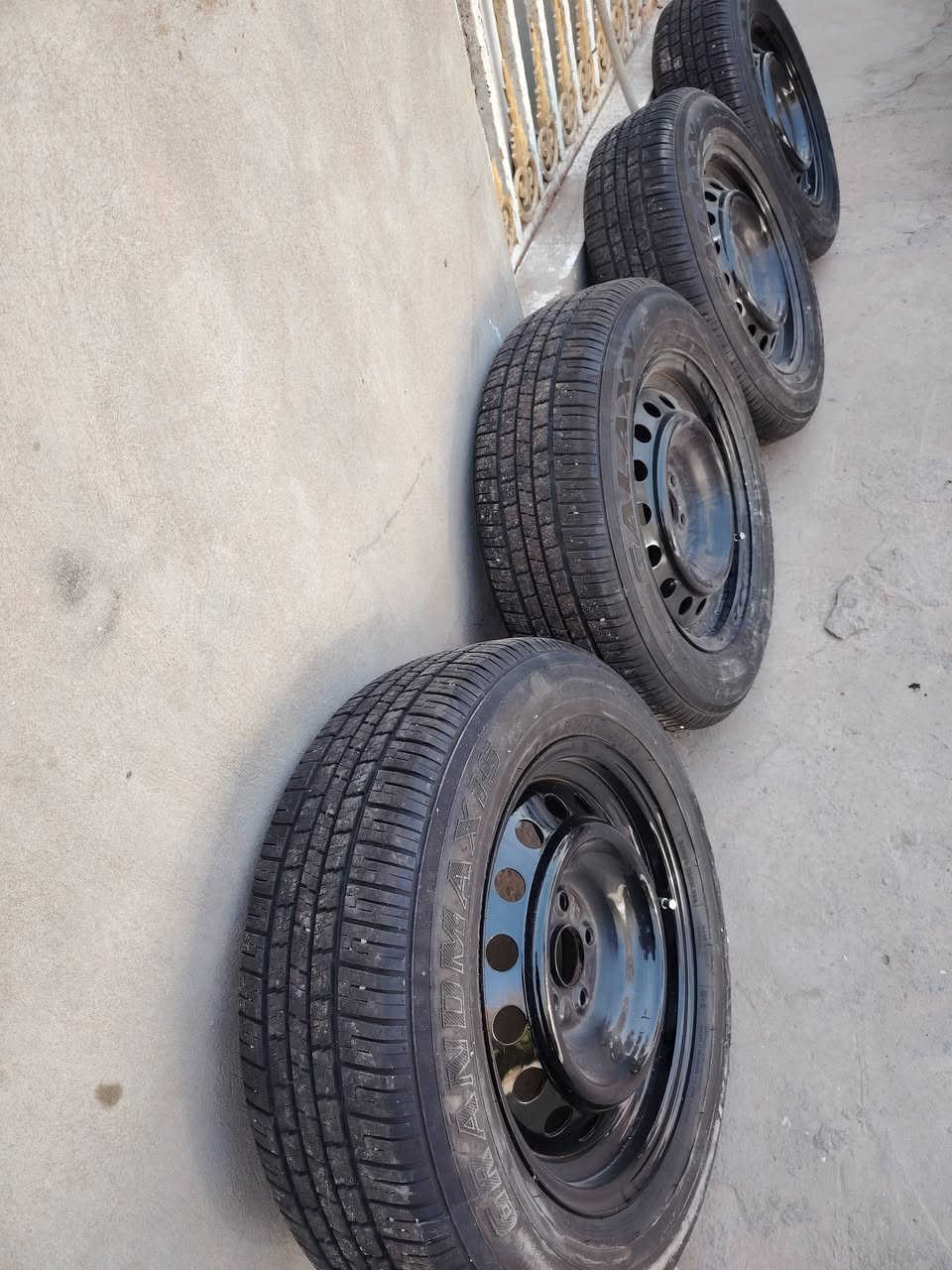 السلام عليكم تخم تاير مع ويل حجم 15 مال كورلا من مديل ٢٠٠٨ إلى مديل ٢٠١٩ يرهم ع هيج مديل الويل بس التاير عادي يرهم النترا سيراتو شادهن شهر ونص جدد بعدهن انتاج ٢٤ مكاني نجف ناحيه العباسيه *********** السعر ٢٥٠ وبي مجال
