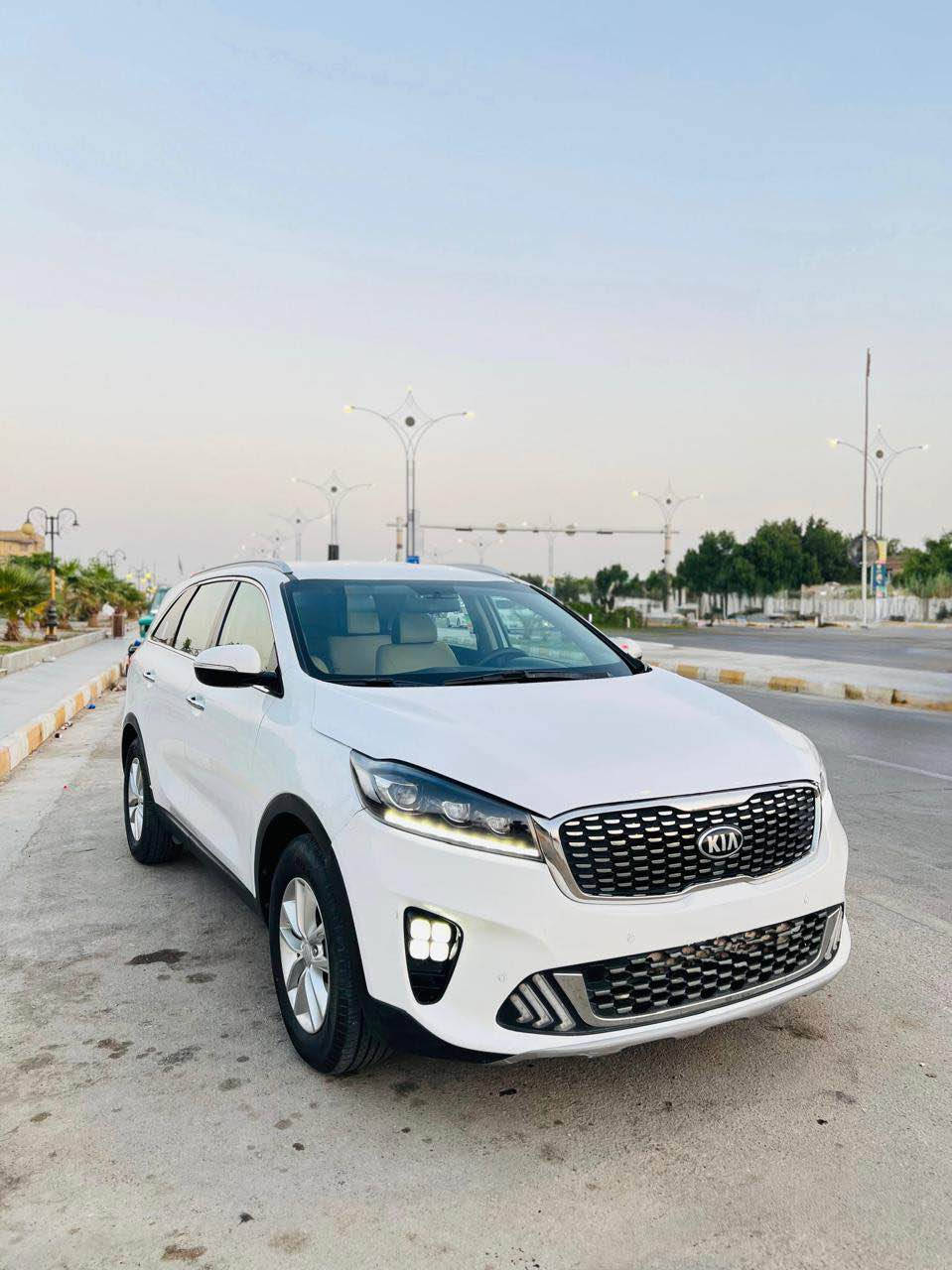 للبيع سورنتو 2018 شكل 2020
حره رقم ذي قار باسمي مداور ثاني يوم حادثه ثلاث قطع تبديل وبيه صبغ قطعتين 
ماشيه 70الف
محرك 6 سلندر 3500  تبريد ثلج حداديه مال زيرو سياره خير من الله نص فول شاشه اندرويد سبعه راكب دواخل لونين 
المكان الناصريه مركز 
السعر 177وبيه مجال
للاستفسار
 *********** ناصرية, ذي قار
