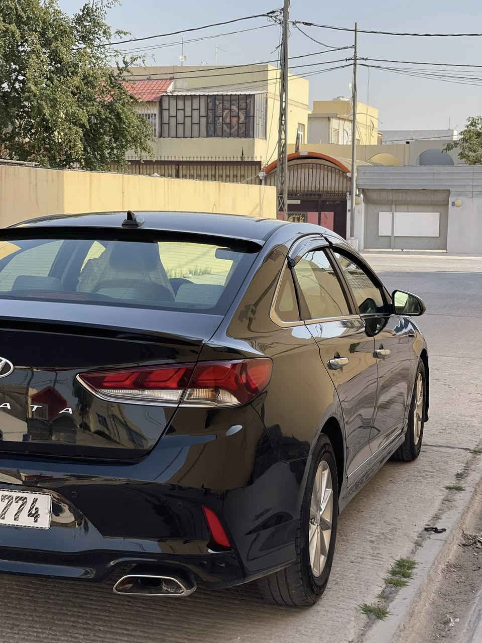 هيونداي سوناتا 2018
لون اسود رقم قادسية  حرة بأسمي 

مواصفات :-
محرك 2400

رادار جانبي 
شاشة كبيرة كامرة دوارة 
ويل كب حجم 16 
اشاير بالمري 
وباقي المواصفات المعروفة 

ماشية 110 الف 
الضرر :- بنيد مصبوغ نفسه 
مع صبغ بالجاملغ الايسر 
شواصي لغود حوض كلها كفالة 

السيارة حلوه وجاهزة ومابيها نقص السعر 130 مع المجال البسيط
 الشراي يتصل *********** 
وبالخدمة

مكانها بالنجف
