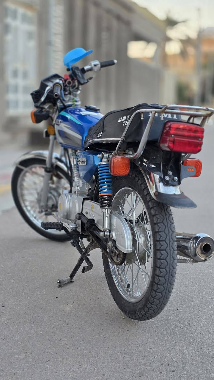 السلام عليكم دراجه للبيع موديل ٢٠٢٥ سكنر ٥اوراق محرك شلامجه دراجه صاله شهرين من طالعه السعر ٧٥٠وبيه مجال الاستفسار +964 770 555 7113
