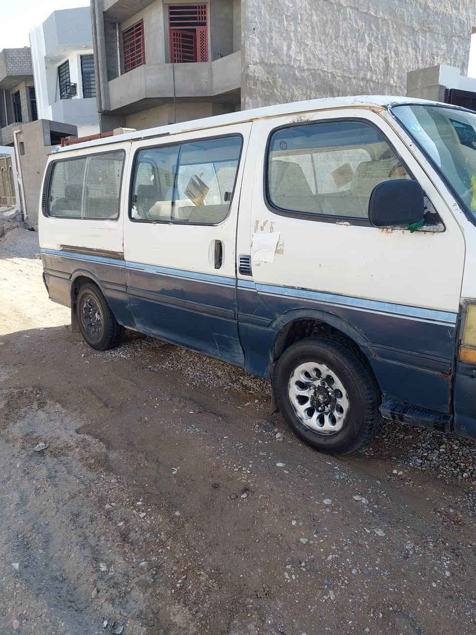 سلام عليكم بوز هايسه لبيع موديل 96 أرقام نكليزي أجره مو حمل مكينه بطه جديد من مشدوده 14راكب مكاني ديالى المقداديه سعر 35وبيهة مجال 
***********
