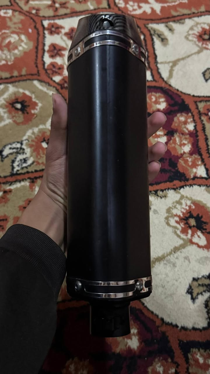 السلام عليكم صالنصه رياضي رعب مستخدمه بس فحص السعر 35 وبيها مجال المكان الرمادي جويبه الرقم 
***********
