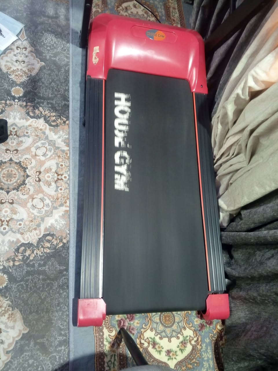 جهاز جري للبيع جبلي استعمال قليل مع جهاز هزاز تكسير الشحوم لتواصل خاص ***********
