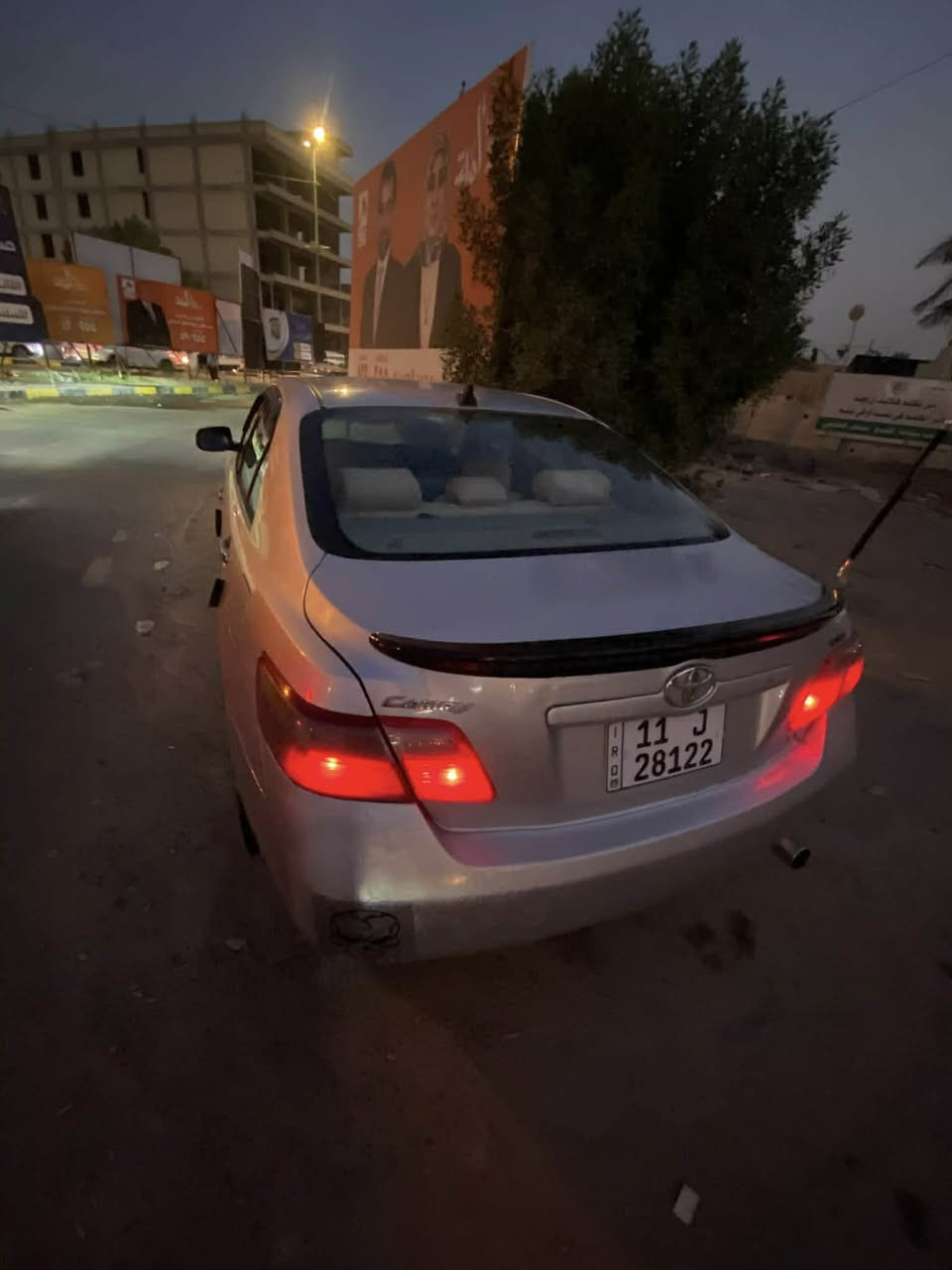 السلام عليكم 
كامري ٢٠٠٧ رقم بغداد باسمي كير محرك جديدات بيها صبغ حزام اثر جراد ترهم مراوس وترهم نقد  ب ٨٥ بيها مجال حك جية
***********
