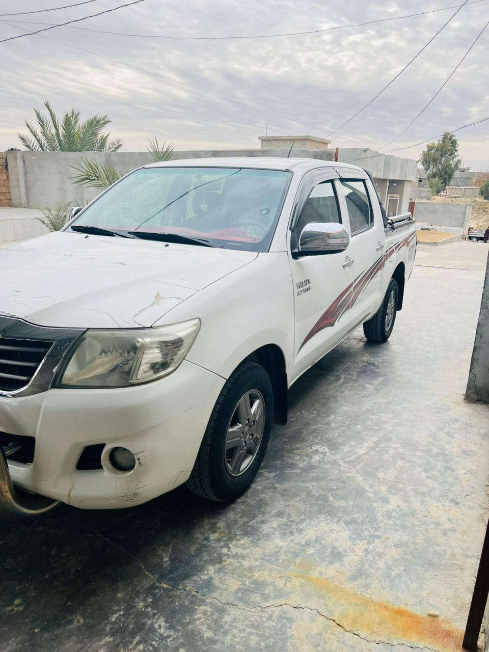 سلام عليكم سياره تويته موديل 2014  كويتي السعر 210وبيها مجال الاستفسار علئ الرقم ***********
يساره بيها باب مبدل شركه
