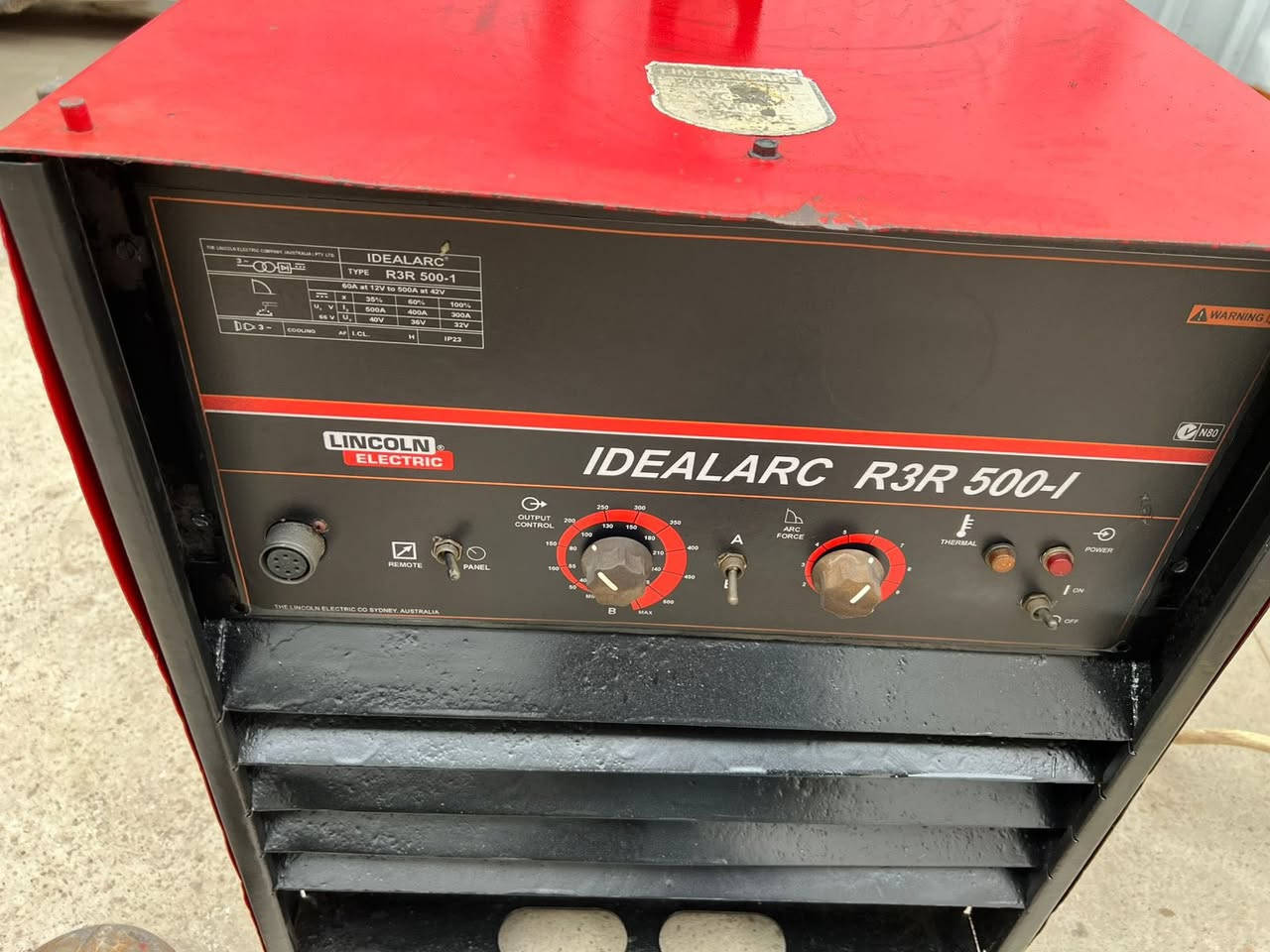 يسر شركة تلال العراق الفضية أن تعلن عن توفر مجموعة من مكائن اللحام الأصلية من أشهر العلامات العالمية:
لنكولن وملر  – بجودة عالية، وكفاءة ممتازة،.

المزايا:

• مكائن لحام كهربائية وديزل تناسب مختلف المشاريع الصناعية والإنشائية.
• أداء قوي مع توفير في استهلاك الطاقة.
• سهولة التشغيل والصيانة.
• متوفرة بأحجام وقدرات متعددة لتلبية احتياجات الورش والمقاولين.

الموقع:

البصرة – العشار قرب البريد 
هاتف :***********
