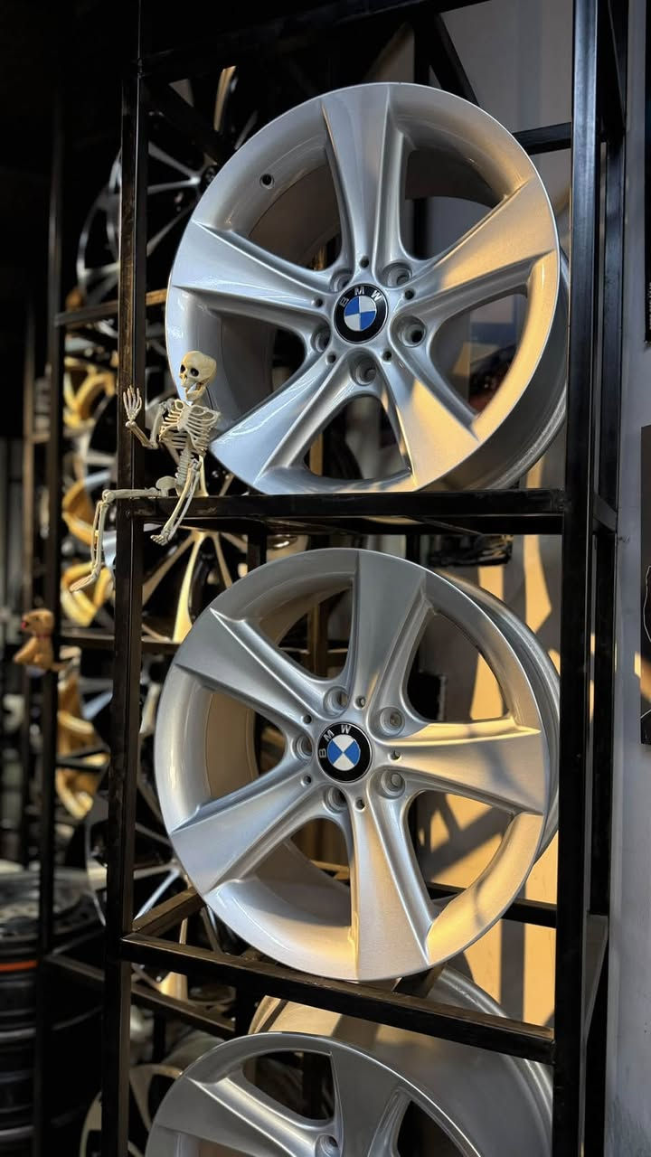 💥 ويل كب BMW هامان (HAMANN)
يا الله،  :
 النوع:  تجاري 
 القياس: حجم 17 (تو سايز - قطعتين).
 الحالة: الويل نظيف ومكفول، بيه تك خلفي مصلح  (مكفول من العواج 
🔄 البيع أو المراوس حسب القناعة 🔄
 📍 المكان: بغداد - حي العامل - شارع 7 نيسان.
 🚚 التوصيل: متوفر لجميع محافظات العراق 
📞 للتواصل والاستفسار (واتساب فقط):
📥 [***********]
#أهل_البيمر #BMW #حي_العامل
