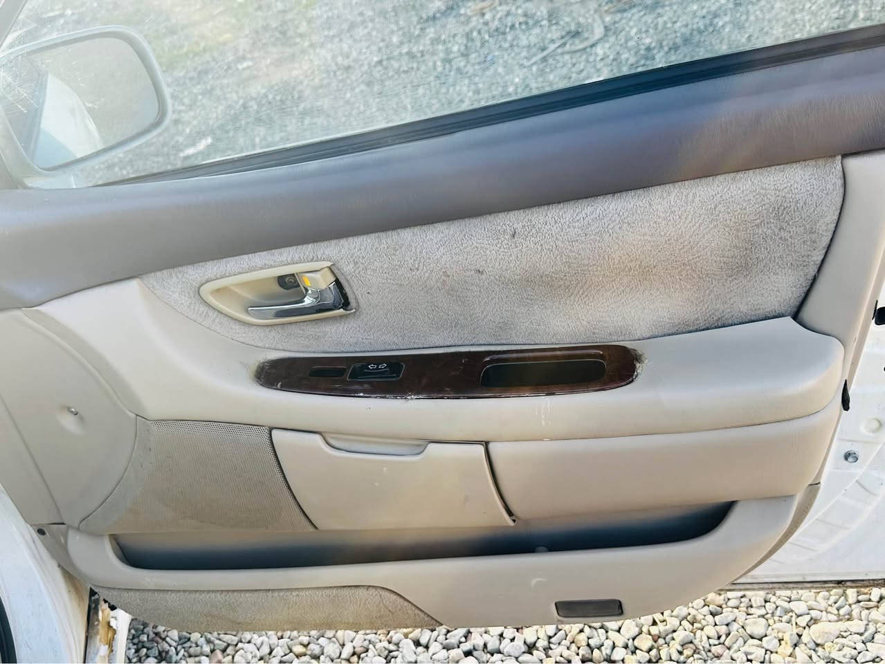 ***********

تويتا ئه ڤه لۆن ٢٠٠١ محه سه ن 
سه ياره كه دوبه يه بي ره قه مه براوه يه. هه مو شوينيكى ئيش ئه كات مه زبوته 

گيرو مه كينه ى به شه رت سه وت و سه رف و بوخارى نييه
ته بريت سارد و گه رمى به شه رت كاره بايات و هه موو گيانى مه زبوته 

سعرى ٣٦$ كه ميك مه جال له سليمانيم

(***********) السليمانية, العراق
