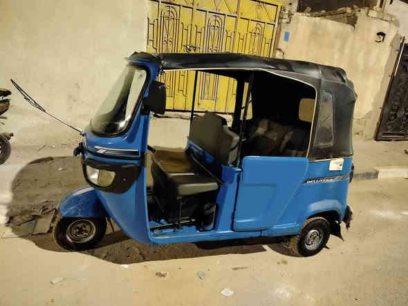 سلام عليكم تكتك للبيع TVSمكينه مكفوله 
رقم سنويه بسمي بيه ضربه وره خفيفه 
وشويه خياس خفيف والبدي شوفت العين مديل 2022
مكاني البصره المعقل ***********
السعر سته ونص 6000500
