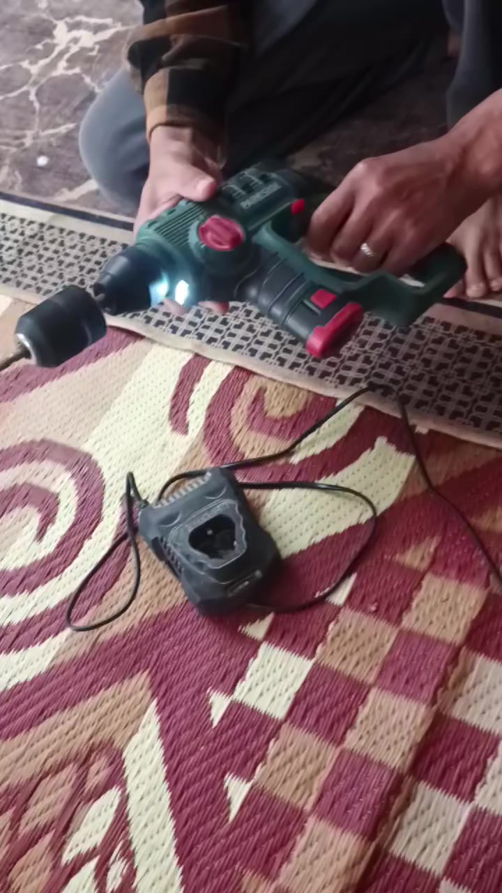 سلام عليكم. دريل يشتغل حفر. وبرغي. الاصلي شرط قيم بل يرضي الله. شراي يتصل ***********مكاني سيد اسماعيل
