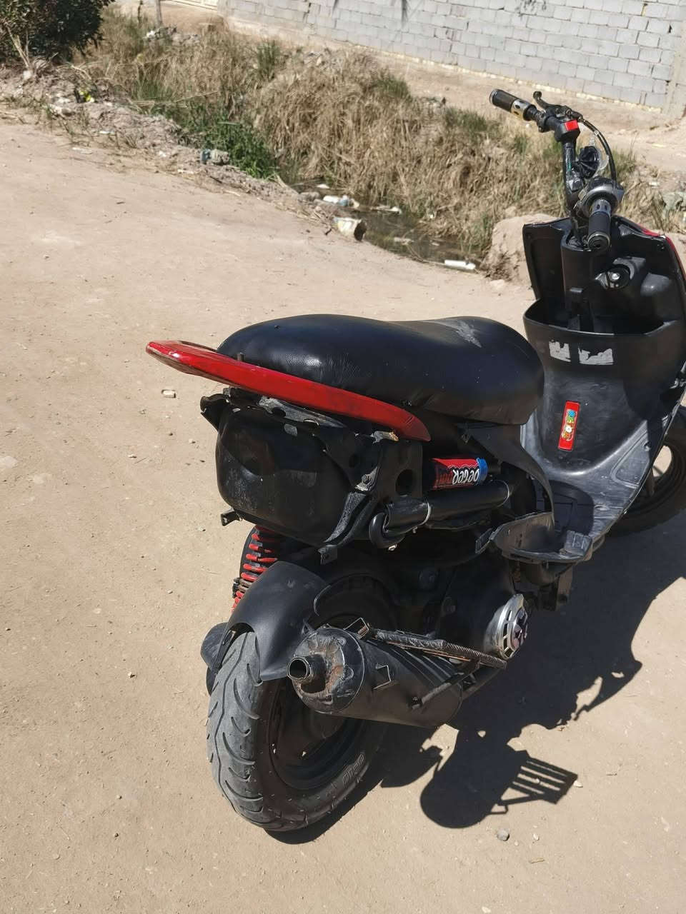 سلام عليكم دراجه ماكس عدله للبيع بوشه 55 مزوده شلعه معدل فول نضافه فول الدراجه حلوه ما لعب سعرها يصدم ب، 250 قفل  بدون عمله الدراجه محتاج فلوس ويريد يبيعها العنوان كربلاء طويريج الرجيبه الرقم ***********
