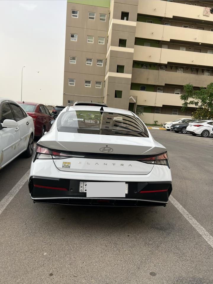 سلام عليكـم
النترا تجميـع صيني 2024 

فول مواصفات 1/1

بيها رصعه بالباب والدوسه هم بيها مثل ما بين بالصور

دعاميه مبدلة والدعاميه القديمه موجوده مكسور ربع منها

ماشيه 70 الف 

رقم بغداد

مواصفات السياره :

سعة المحرك: 1.5 (4 أسطوانات / دبل نوزل)

.ناقل الحركة: أوتوماتيكي بـ 8 سرعات.

نظام الدفع: أمامي (FWD).

أنماط القيادة: تشمل وضعيات متعددة (Eco, Comfort, Smart, Sport).

شاشه ديجتال

فتحة سقف سلايد

مري شفط واشاره بلمري + ترحيب عند الاقتراب 

تبريد ثلج قطعتين امامي + خلفي

داخل اسود ملكـي 

ويل كب حجم 17 رياضي 

حساس ضغط اطارات

كروس تثبيت سرعه

هاند بريك كهربائي 

اوتو بارك 

هواي بيها مواصفات خير من الله

للبيع فقط

مكان السياره بسمايه

السعر 128 وبيها مجال

رقم هاتف *********** واتساب

