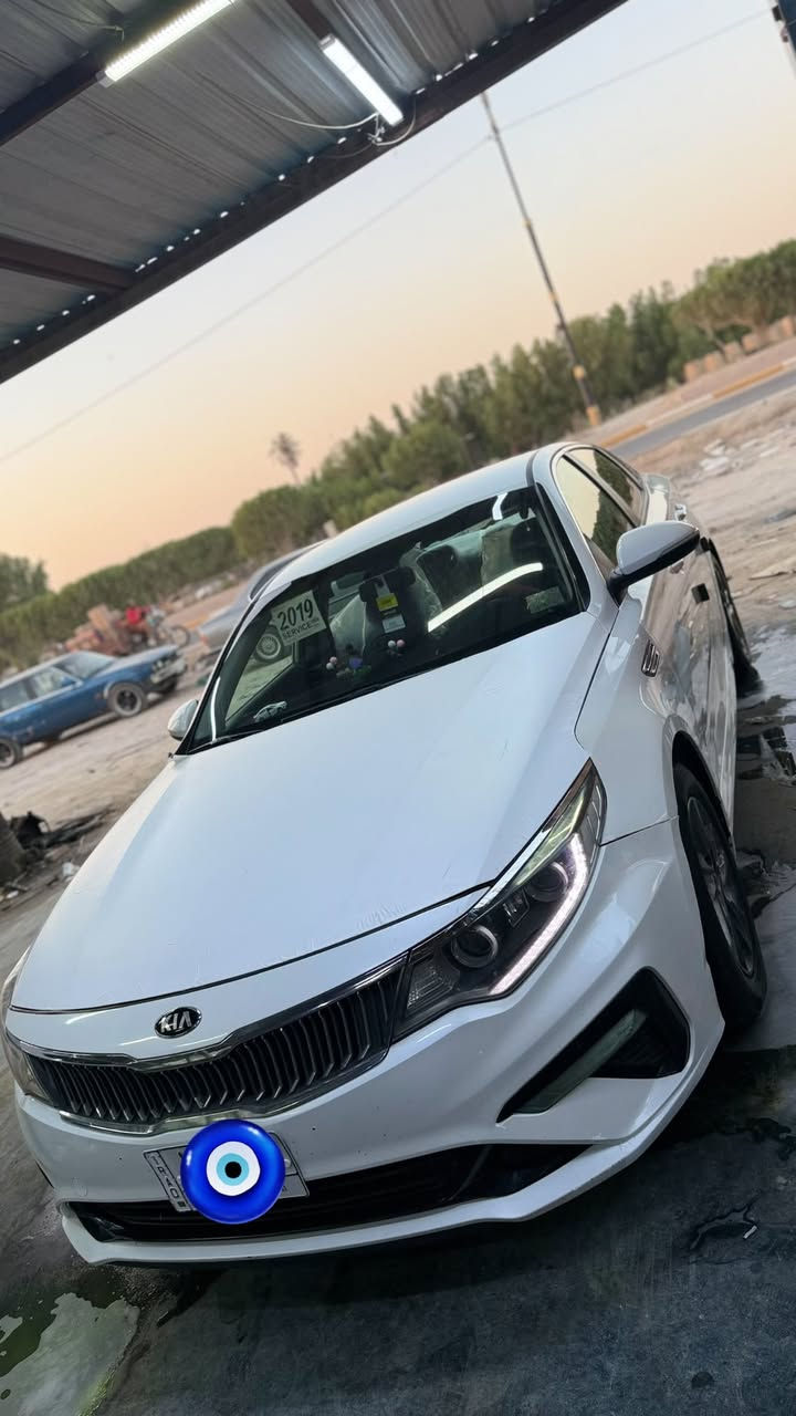 سلام عليكم شباب
اوبتيما 2019 
حرة مداور ثاني يوم رقم مثنى 
محرك 2400 GDi 
الدوانز ابد مابيها نهائيا محرك ما مفتوح ابد وجديد
كير جديد 🆕 
وارد امريكي ضربته جاملغ السايق 
مبدل بنيد
والباقي كله ختم واحد 
بيه رشات صبغ اثر شخط الحادث البامريكة 
صور الحادث جوة 
معروفة مواصفات
سيارة نضيفة مال جناي
***********
*********** 
سماوة
