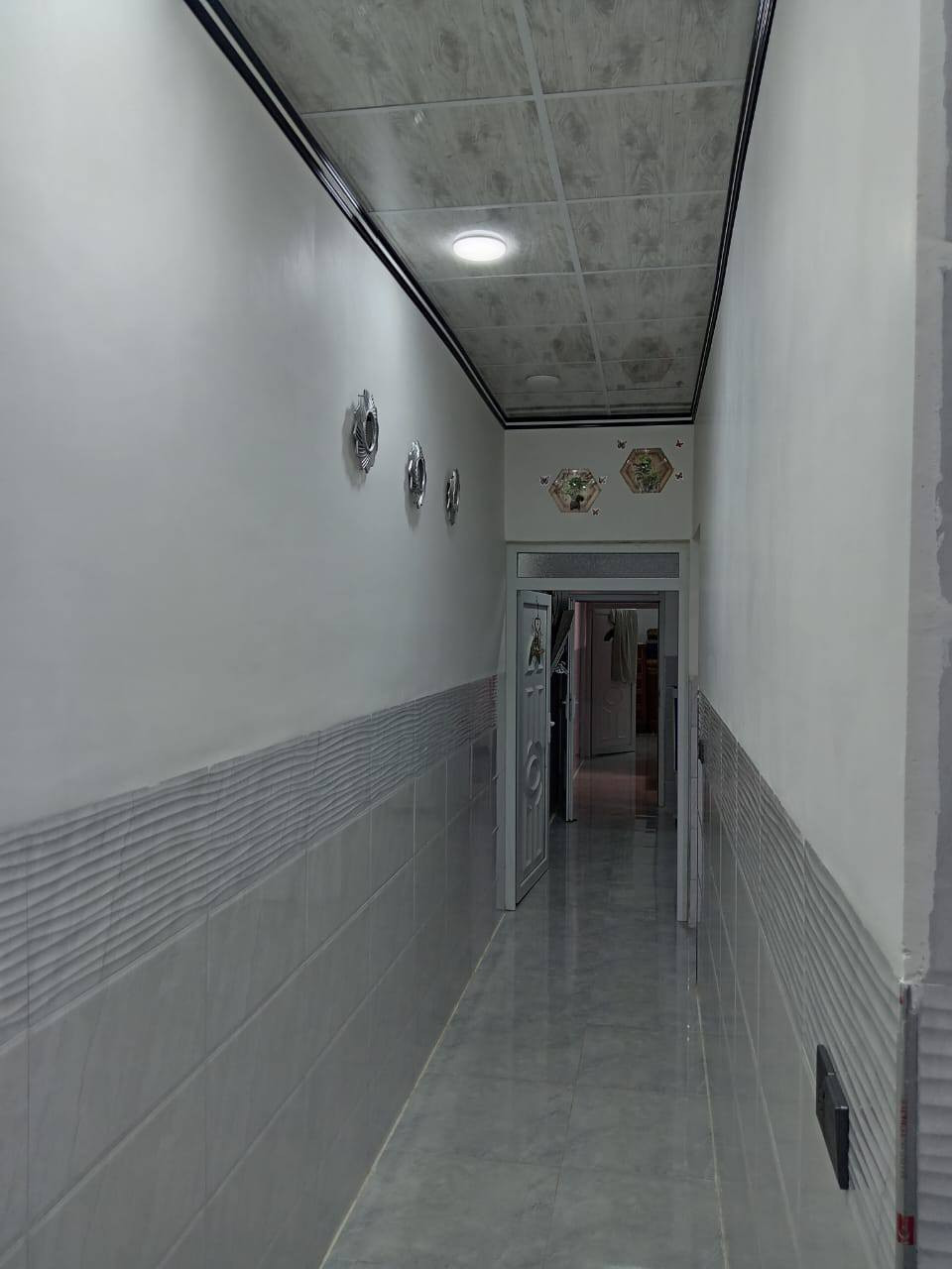 للبيع للبيع 🏠🏠 
دار في حي السماح الثانيه / قرب السايدين ٦٠   / المساحه / ١١٥ / متر / ثلاث غرف / ومشتملات / اتجاه قبله /
خدمات ماءفول💦+كهرب+تبليط
صنف العقار +كرت بلديه + مقدم معامله للتمليك / السعر ٦٢ مليون وبي مجال /  للأسفسار الأتصال على الأرقام + *********** / *********** / *********** يوجد لدينا عروض في حي السماح / الأولى + والثانيه + يوجد لدينا عروض في حي السماح / زراعي / سكني  / تجاري /
