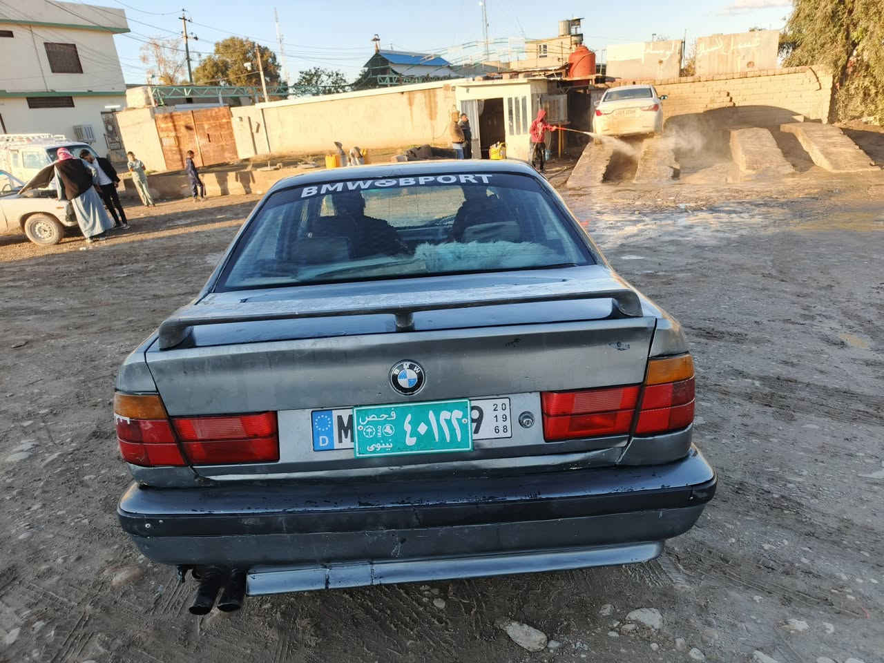 بي إم دبليو ٥٢٥ موديل ٩٢ صبغ  عام جمالي رقم اخضر  شرط وكاله وتحويل مكينه كبس كير عادي وايرمنيه شغاله كامله سعر٢٨ ورقه وبيها مجال الاتصال على الرقم *********** بي واتساب
