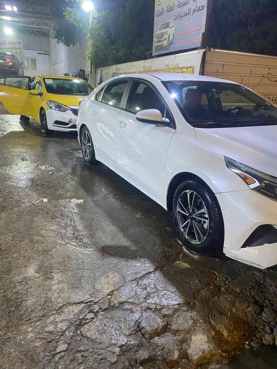 سلام عليكم ‏ 
كيا فورتي 2023دخول جديد وارد امريكي 🇺🇸
حادث دعاميه امامية مبدلة والخلفيه بلاديه مكفوله من التبديل والصبغ مكفوله من ايرباك 
محرك كير مكفولات ☝️
 
(( ابيع على الفحص وين يعجبك افحص 👍))
رقم (بغداد) انكليزي بسمي تحويل ثاني يوم

محرك 2000 Doch دوش

رادار خلفي تنبيه عند الرجوع‼️
رادار امامي ❗️❌
تحديد مسار/ سياقه ذاتيه 
اوتو بريك /توقف ذاتي عند الاقتراب ⛔️
كامره خلفيه 📷
شاشه كبيره تدعم 📲Android Auto/car play
فول تحكمات ستيرن 
3 انظمة قياده Sport/Normal/Smart
كروز مثبت سرعه 
ويل كب كروم 
حساس اطارات 
شاشة ظبط واعطال بل دشبول 
منافذ Usp/ Aux/ 12V
4 دسك/ مانع انزلاق/Abs
السياره جديدة بمعنه الكلمة مال بيت العنوان بغداد/الحبيبه    اتصال   *********** متوفر واتس اب ***********
