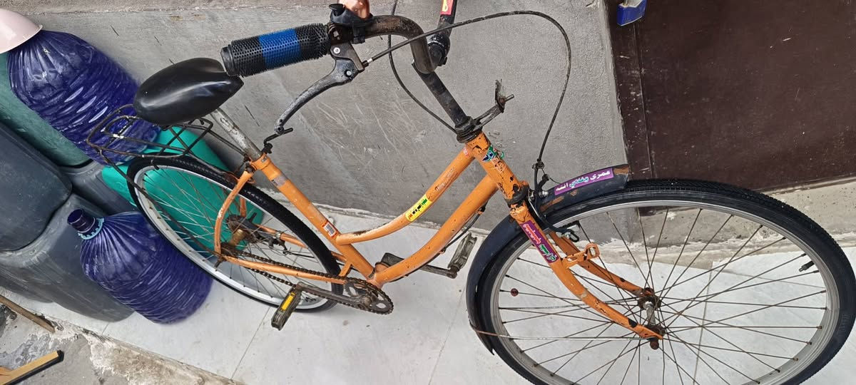 سلام عليكم شباب بايسكلات للبيع الشراي يخابر السعر الاحمر ب65والبرتقالي 50 ***********رقم تلفون
