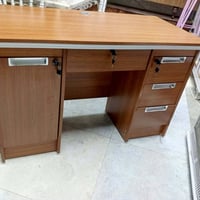 ميز مكتبي للحجز والاستفسار ٠٧٧٦٥٥٨٨٠٩٠