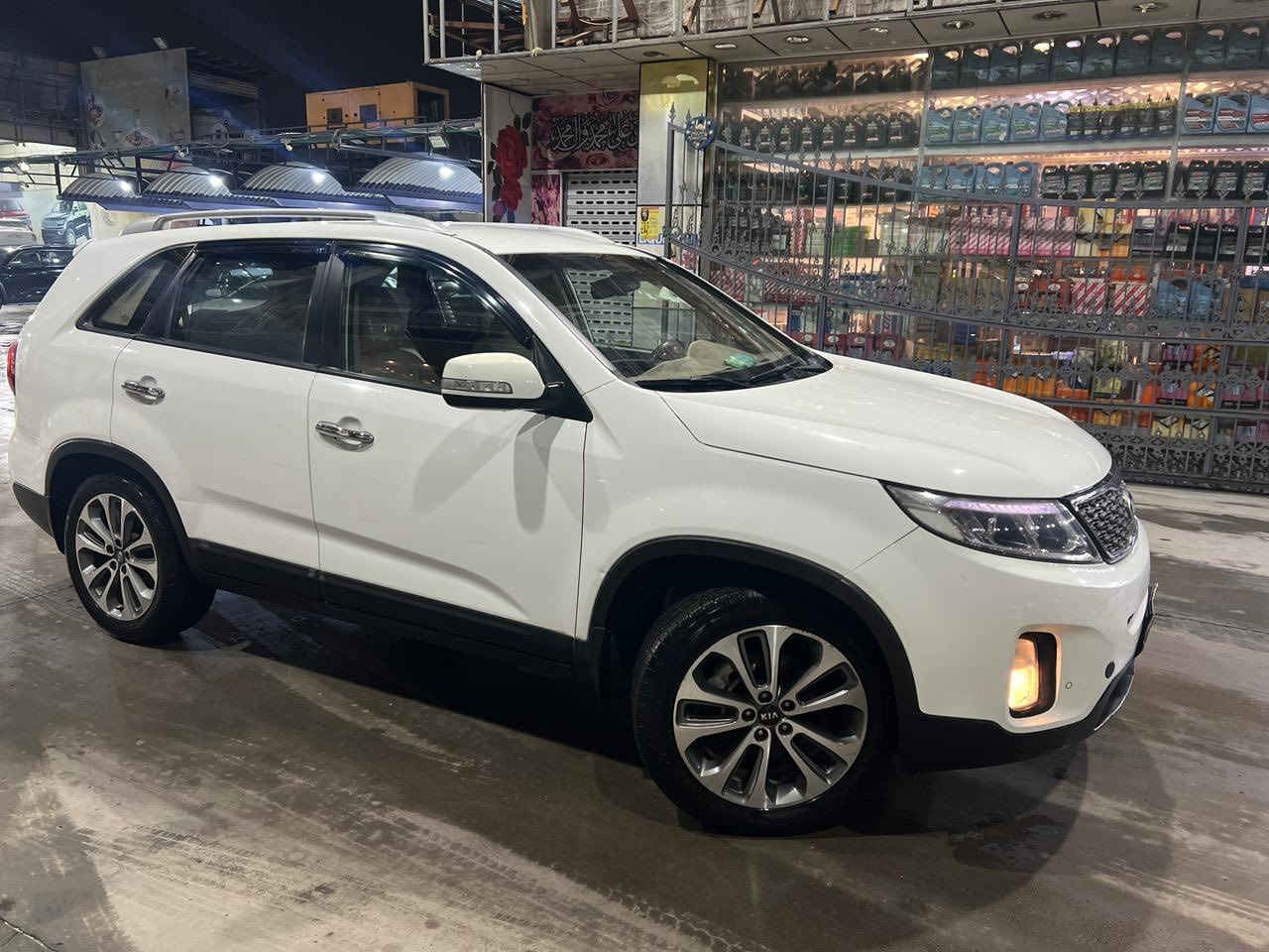 سورنتو 2014 خليجي كفالة من كل النواحي 
باسمي ريد تحويل 
محرك 4 اسلندر سيارة نظيفة جدا 
ما عدا دحجة خفيفة بالباب خلف سائق 
ماشية 98 الف بس 
***********
186$
