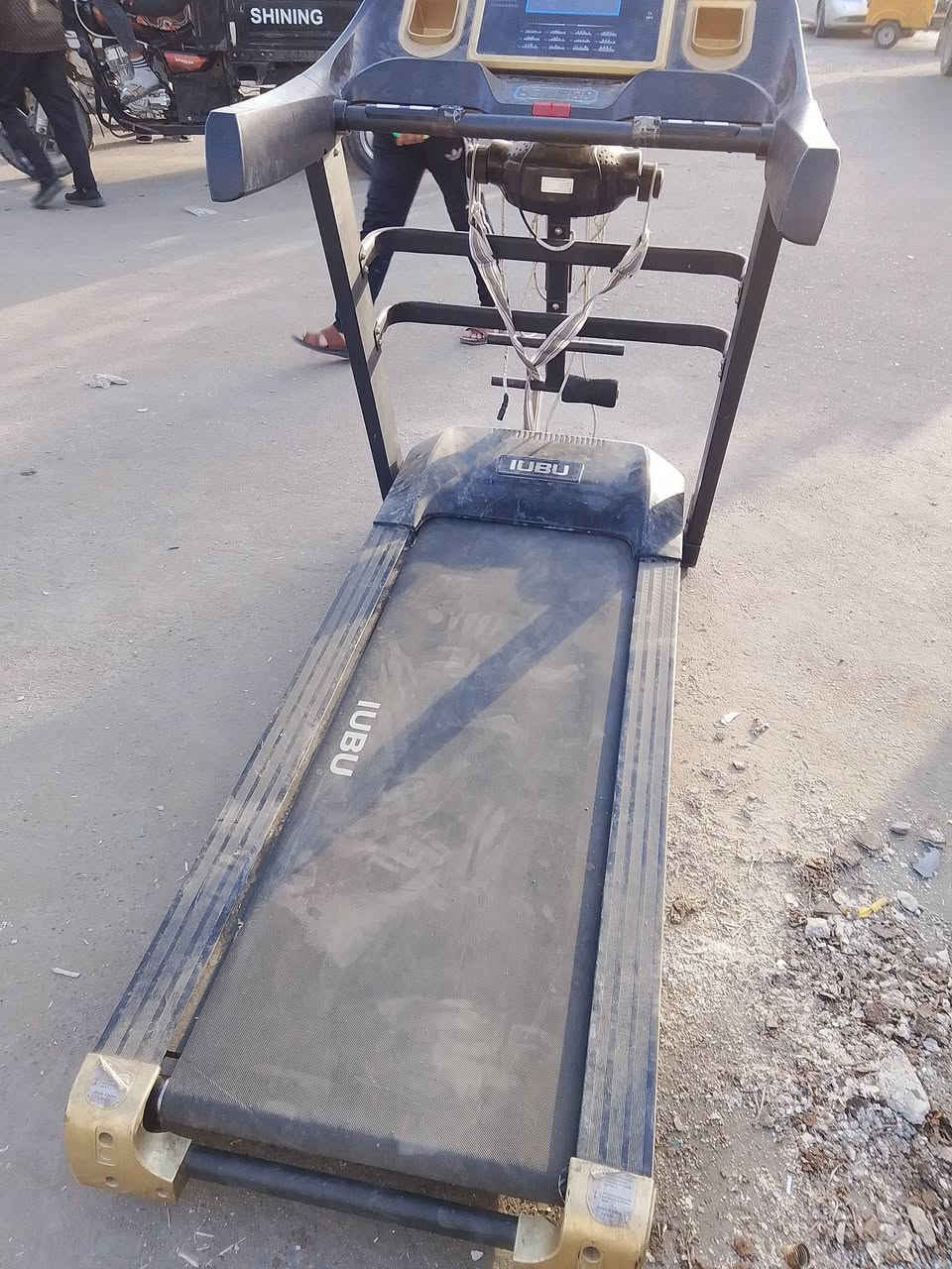 سلام عليكم جهاز لبيع جان متروك بل منزل ما مشغلينه صاله هواي ما نعرف يشتغل لا هسا وسعره جداً مناسب موجود بل الاورفلي ولجهاز نضيف كلش بس متروك اليحب هاذا رقمي ***********
