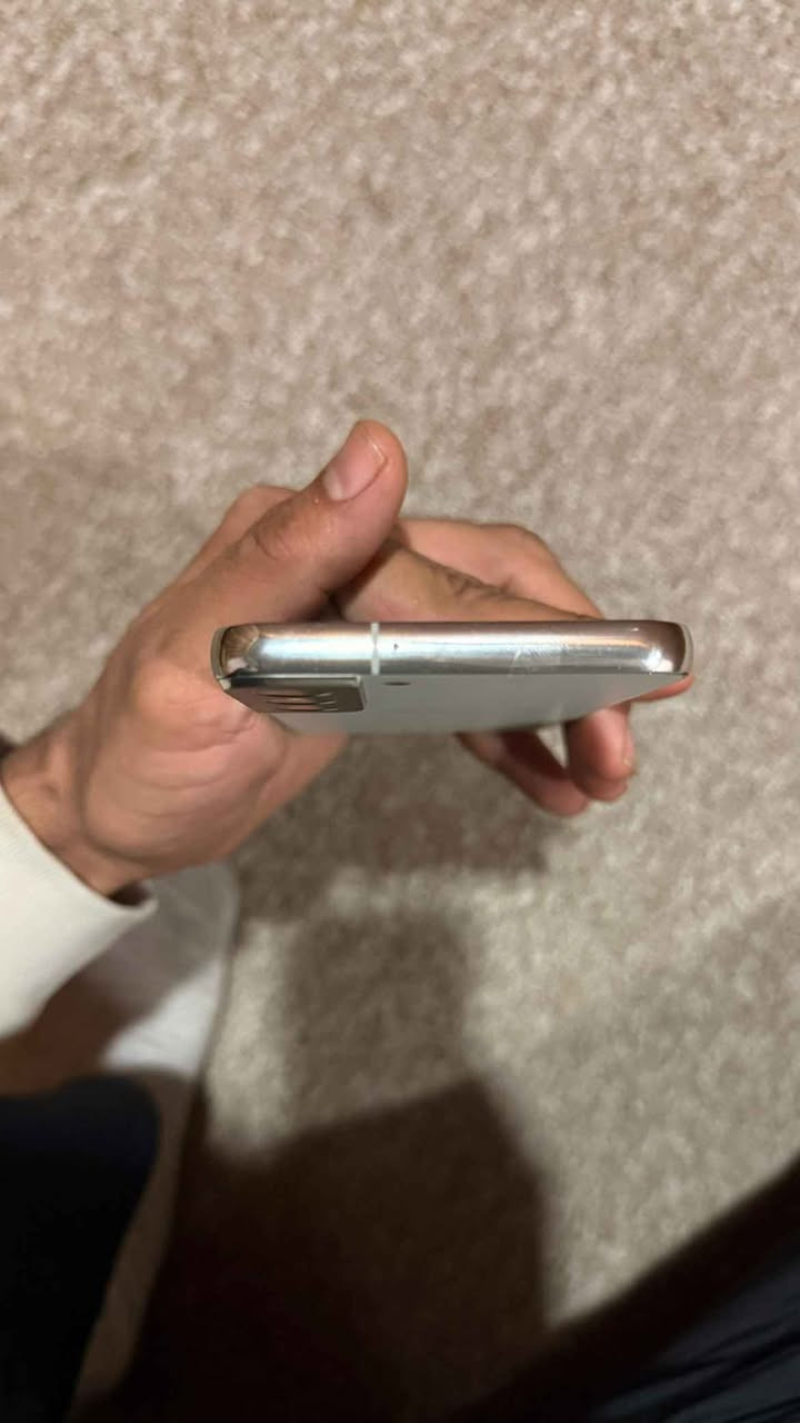 جالكسي اس ٢٢ عادي نسخه الياباني 
ذكره ٢٥٦
جهاز نضيف شخطه مابي 
لون ابيض 
سعر ٣٠٠ مجال بسيط 
مكاني دهوك 
ماعندي توصيل دهوك, العراق


**إذا كنت صاحب هذا الإعلان وتريد حذفه لأي سبب، رجاءا أرسل رسالة إلى الدعم الفني**