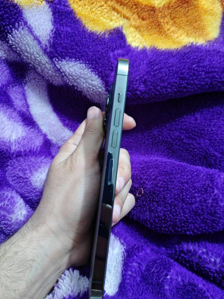 السلام عليكم
ايفون 13 برو ماكس
ذاكرة 1 تيرا
سعر 750،000 
جهاز استعمال شخصي ونظيف
نظافة 94‎%‎
بطارية 84‎%‎
جهاز مداخل اي صيانة ولا مبدل بي اي قطعة ولا مفتوح
لون اسود
ويه الجهاز انطيك كفرات عدد 5 اصليات
***********
المكان بغداد حي البنوك
لا يوجد توصيل
