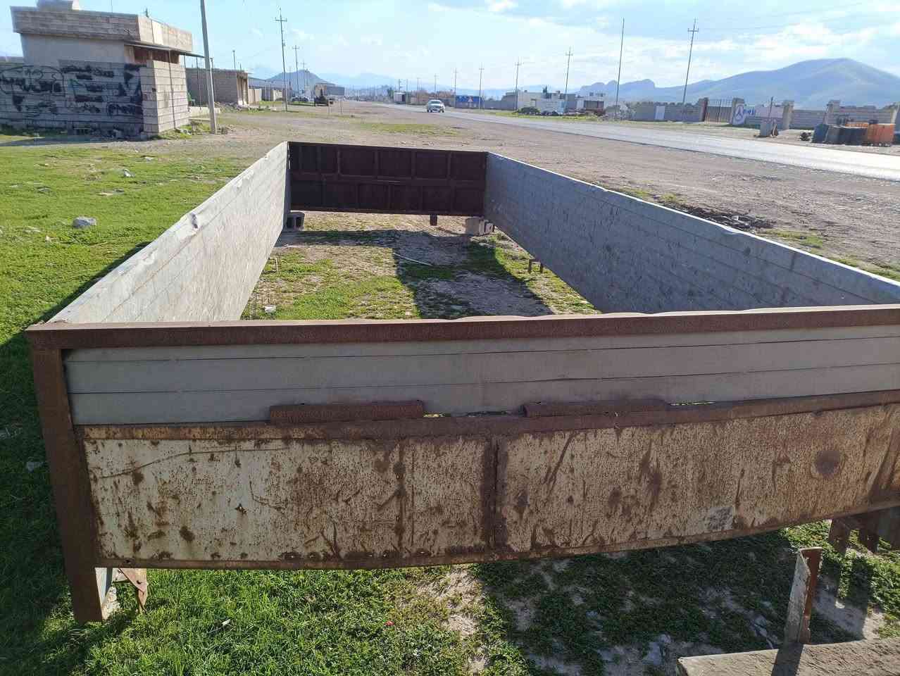 تەعلاوا 
بەرزی 80
درێژی 6.80
شوێن سەیدساق 
***********.  ***********
