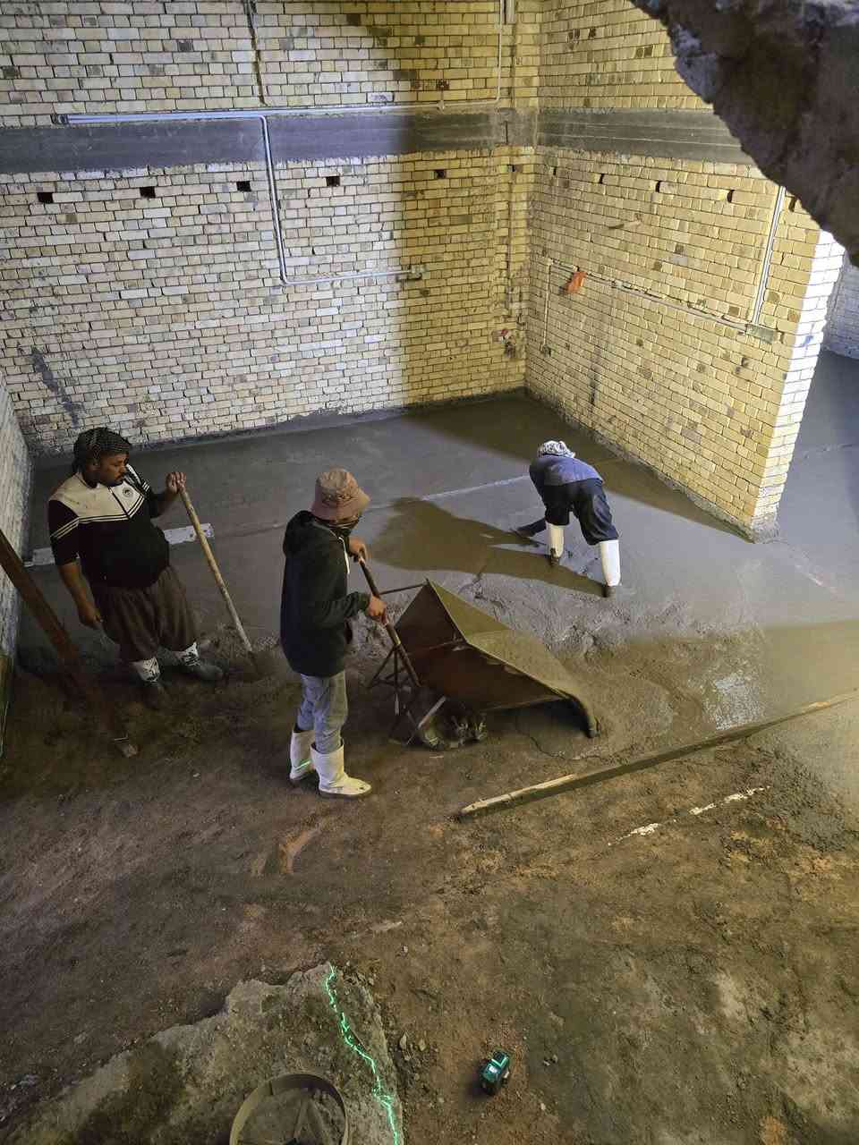 السلام عليكم كادر تنظيف الرضيه وحدل وصب وزن ليز عمل درجه اولى عمل في جميع مناطق البصرة ***********
