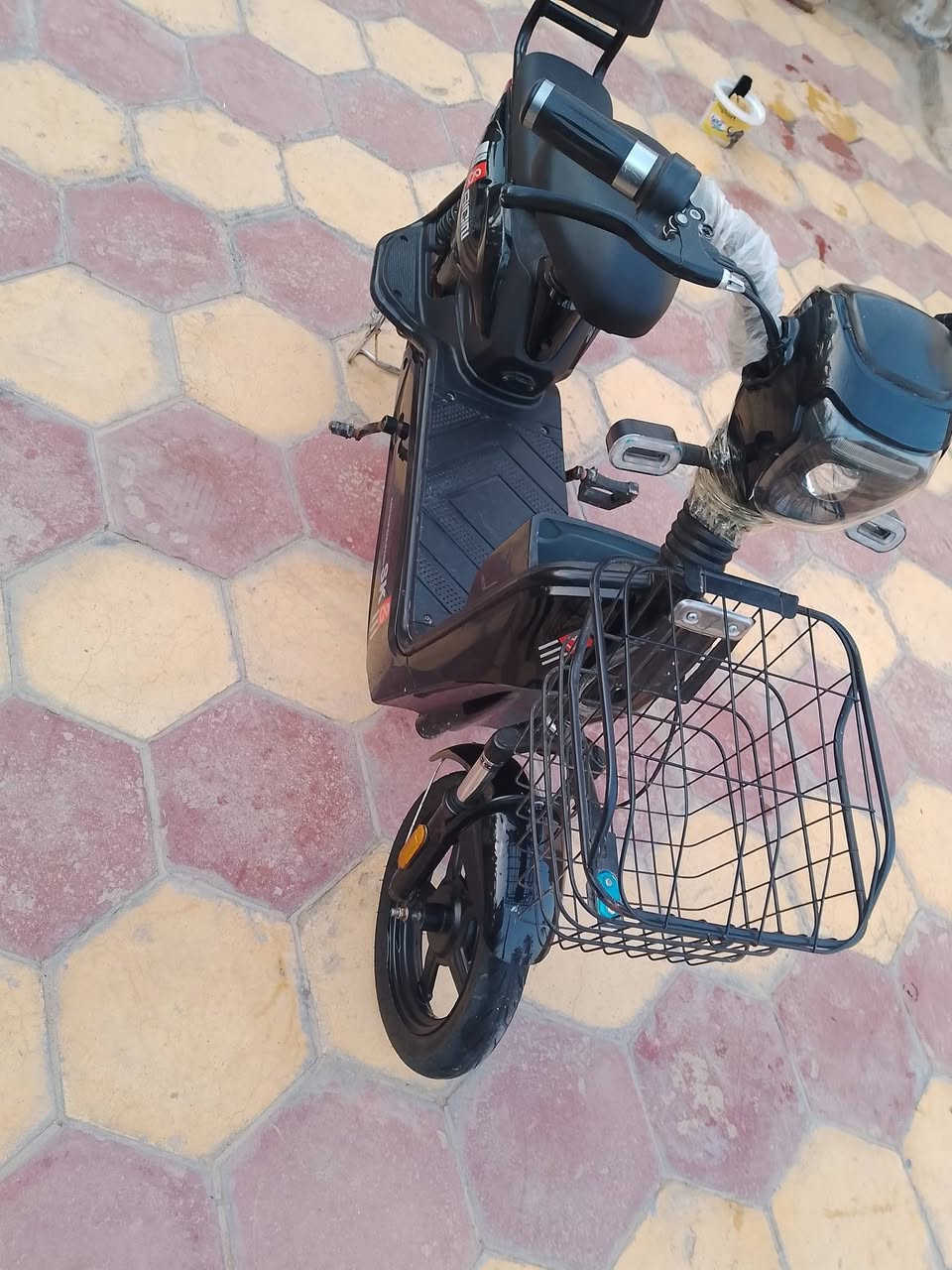 سلام عليكم شباب دراجه شحن حجم 14 للبيع دراجع حلوه ونضيفه مستعمله 3اشهر جديده بمعنى الكلمه السعر خاص وهاذه رقمي بي واتساب *********** متواجد عل فيس تعال خاص وبيك خير وتدلل
