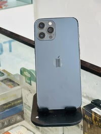 ايفون ١٢ برو ماكس • ايفون ٨ • كيارة