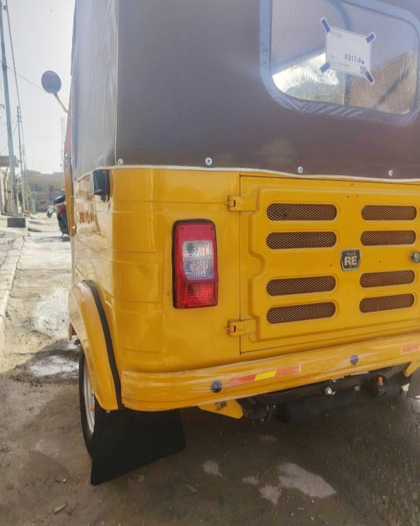 السلام عليكم شباب تكتك ١٩ للبيع التكتك كشرتها كفاله لا صبغ ولأ معجون التكتك جاهزه للشارع لا تنقيص ولا تبخير السعر سته وميه وبيها مجال  ***********
