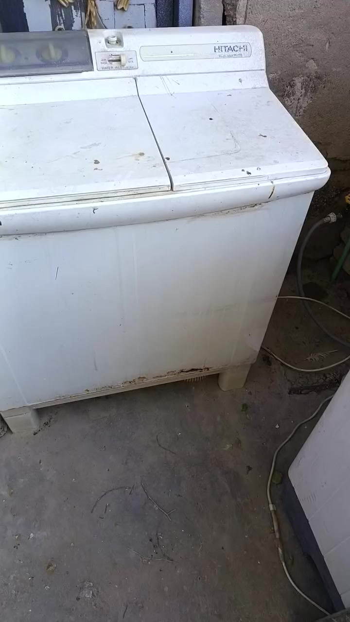 السلام عليكم غسالة نضيفة السعر. 50.وبهة.مجال.المكان.حيور.
***********
