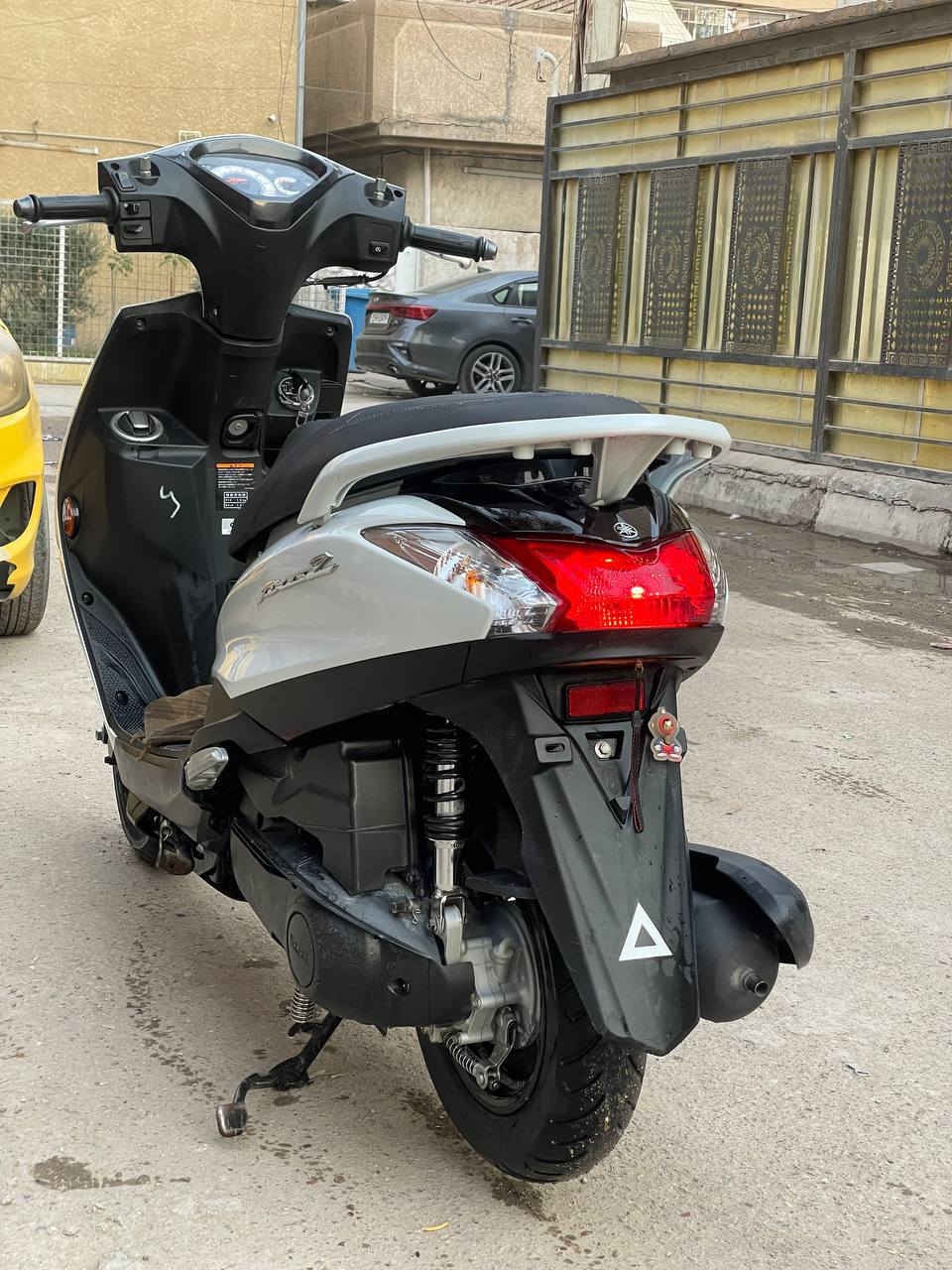 اللهم صلي على محمد وآل محمد سلام عليكم ورحمة الله وبركاته دراجة اكزز Z حديث مكفوله برغي مامفتوح بيها استان كهرباء ياباني ماشيه 8الف دراجة جديده مال جناي 
المكان بغداد الغزالية الرقم ***********
