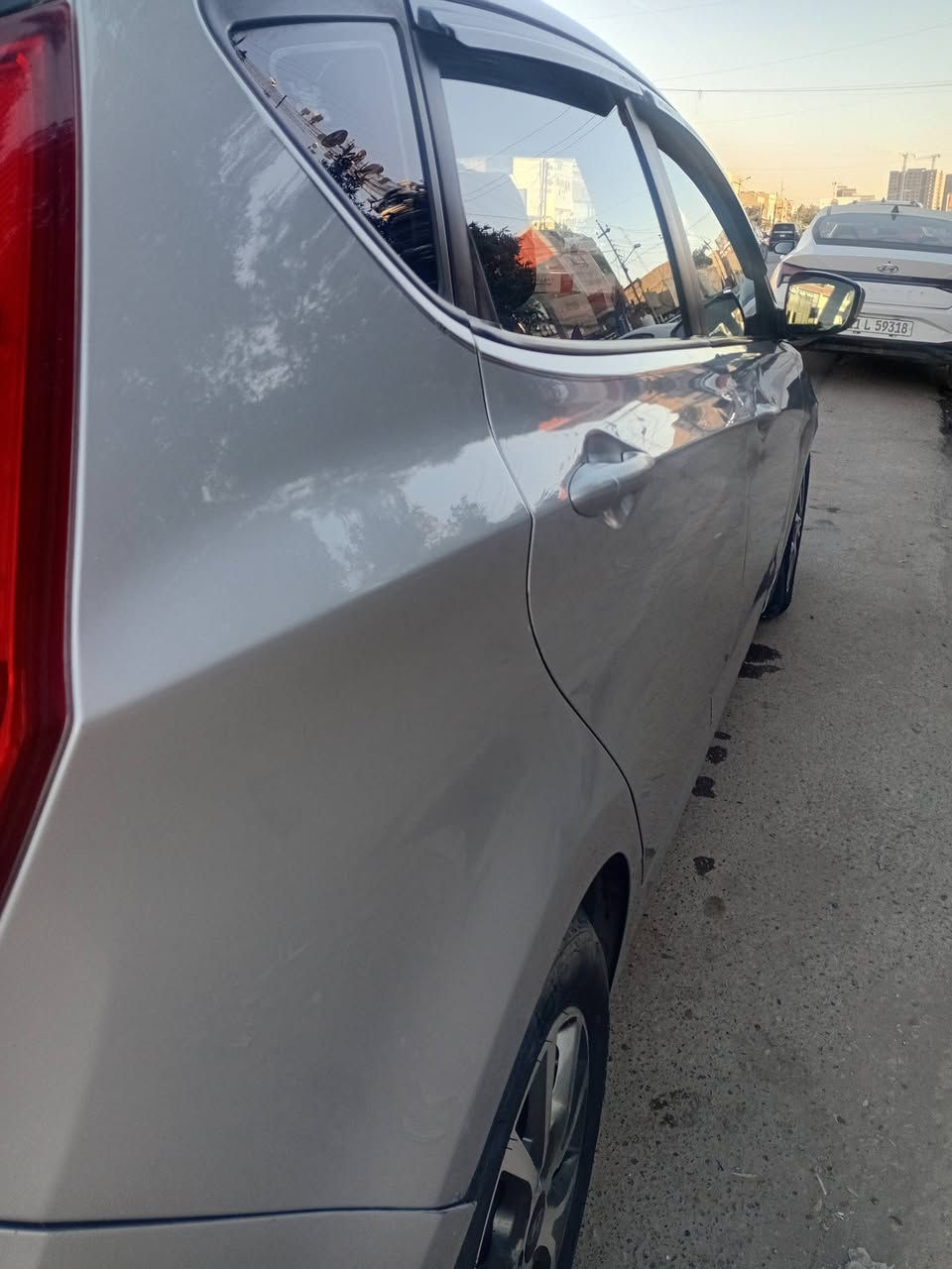 السلام عليكم أكسنت ٢٠١٦ وارد كوري مكينة  gt بيها تبديل باب وجاملغ بدون اي شي في الداخل بأسمي ب٩٣ للاتصال ***********
بغداد بوب الشام
