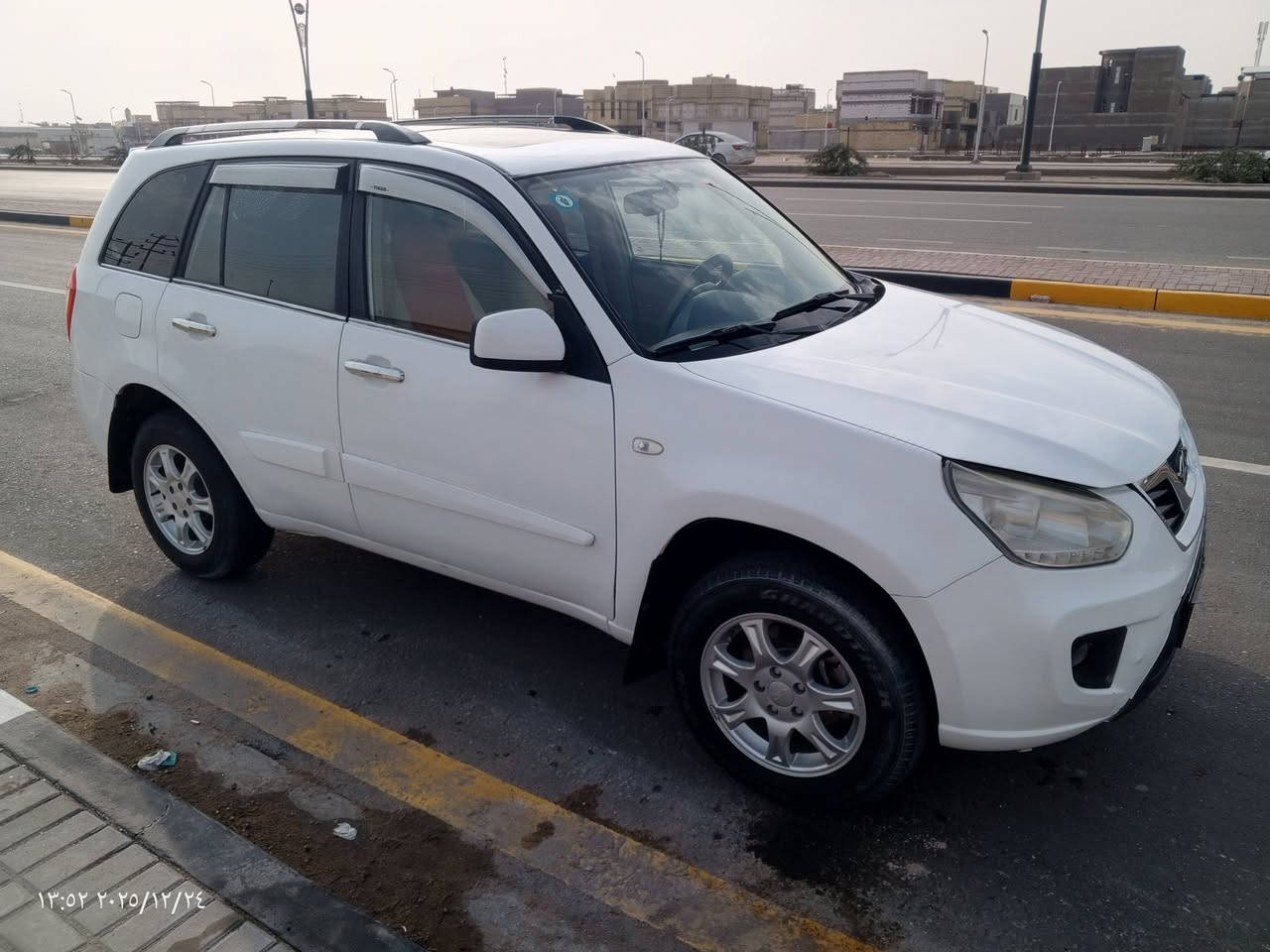 تيكو لون أبيض موديل 2014 رقم بصرة الانكليزي الجديد والسياره بأسمي سكن البصرة الزبير مكينه 2000 مجفته والكير المكيانيك المرغوب سياره كامله من كلشي تبريد ثلج دواخل نظيفه جدا جدا وكلشي شغال بيه ناصقه فقط سايق ويتوكل ع الله اي شي ماتذي عليه مصبوغه للجماليه لان الجناي ابو تيكو يعرف التيكو يصير بيه خياس ولازم تنصبع وتتعمر مكفوله من الضربه او الحوادث السعر 75 ورقه وهذا رقمي ***********
