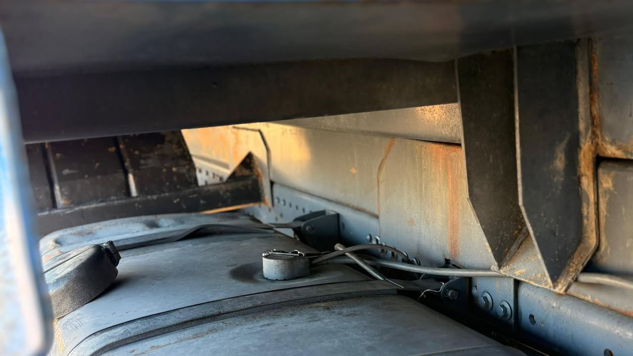 السلام عليكم ورحمة الله وبركاته 
سيارة للبيع اكتروز شمعه
حجم 40 / 33 / موديل 2001
مجموعة GF خمس ورك
وذيل الشاصي مطول بعد المجموعه 50 سم مطول فقط 
السياره سكس بلادي 
رقم اربيل بأسمي السنويه ساقطه وتجدد ويه التحويل 
شرط التحويل بسمك 
السياره مكفوله من اي عيب شرعي 
كير كهرباء كلج 
محرك كير مجموعة كله مكفول 
باب اليمين مصبوغ 
السعر رد تلقائي بتعليقات 
رقم ***********
