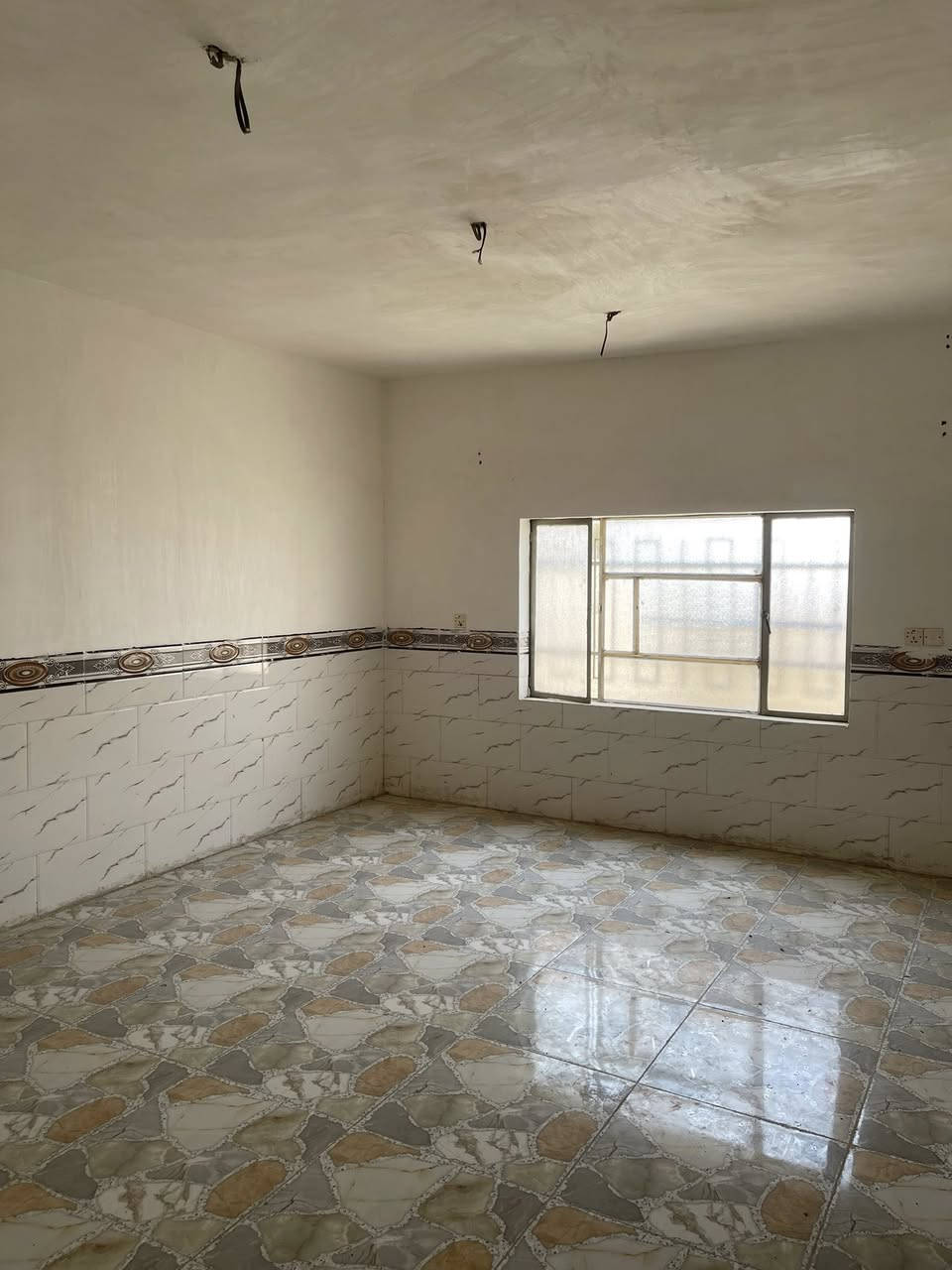 بيت للبيع المساحه 200متر في سبع البور منطقه 4الالف السعر 80طابو صرف على طابو الكاضميه 
***********
