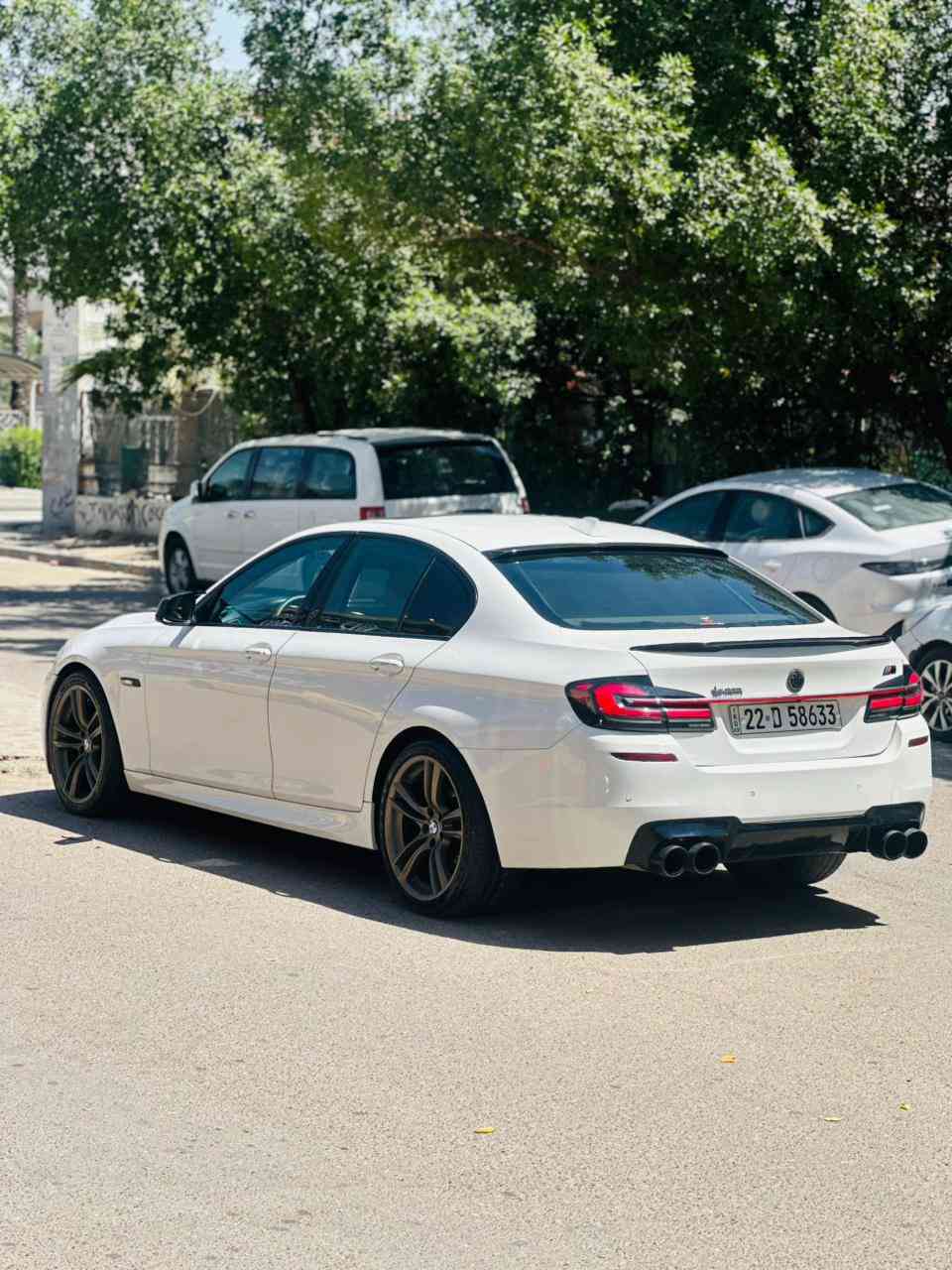 سلام عليكم ورحمة الله وبركاته سياره للبيع تفاصيل كامله
1- النوع :- BMW
2-الموديل :-2011 خليجيه عروش
 3- الحجم :-535
 4- حجم المحرك :- 3.0 تيربو
____________________________
فول مواصفات
 1- سلايد(فتحة سقف)
 2- كشنات جلد
 3- بصمه 
 4- خمس كامرات
 5- شاشه كبيره
 6- خمس بردات
 7- حساسات خلفيه+اماميه
 8-ابواب شفط
 9-مري قلاب ويه البك
 10- كشنات كهرباء +ستيرن كهرباء
 11-ميموري كشنات خزن وضعية السائق
 12:- شفتات ستيرن

الاضافات 🏎️🚀 
 (داون بايب+كزوز بورلا+ كت كامل M5+ويل M5 اصلي
 قبظه كير M5+ بك لايتات مال 20+ لايتات لد+برمجه)
_______
رقم اربيل الدولي بأسمي تحويل مباشر
السياره خليجيه وكالة العروش مكفوله من التبديل والفتح بيها كد اربع اصابع صبغ بالجاملغ مال صدر فقط السياره جديده وعليه ادامه مستمره صفر مسج 
السعر 185 بيع او مراوس حته لو سياره غاليه حسب القناعه
للاستفسار *********** العنوان بغداد حي الجامعه
