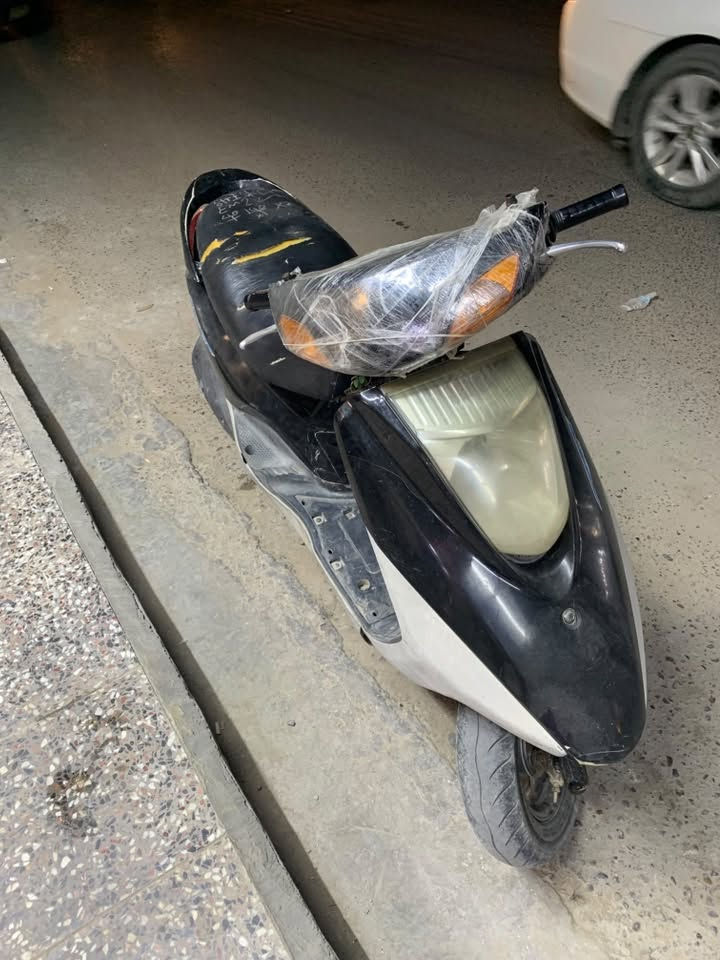 دراجه بريز صالها 4ايام مجفته احسن تجفيت وغراض اصليه وكابريتر يراد تنضيف بيها خمده بصيطه بغداد حريه عنواني ‪***********‬ واتساب فقط!

